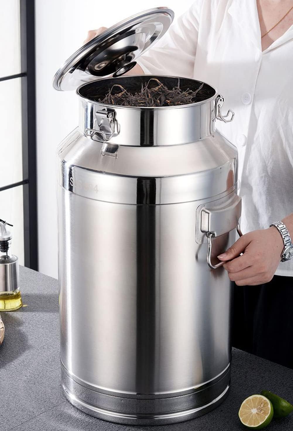 Stainless Steel Milk Can with Sealed Lid & Handle - 5-100L Food Grade Liquid Storage Container for Milk, Wine, Oil (88L) | Ideal for Dairy Farms, Breweries, Restaurants & Home Kitchen Use