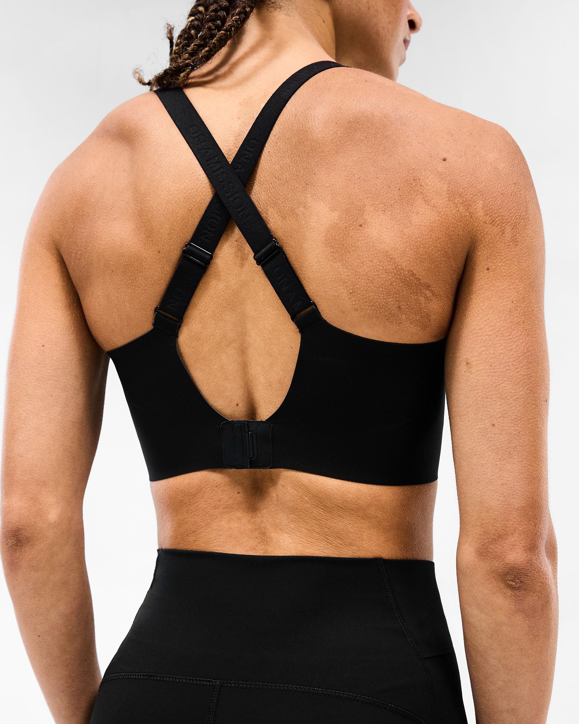 247 Mid Impact Sports Bra for Women - Breathable & Supportive Workout Top - Black - Ideal for Running, Yoga & Gym Training