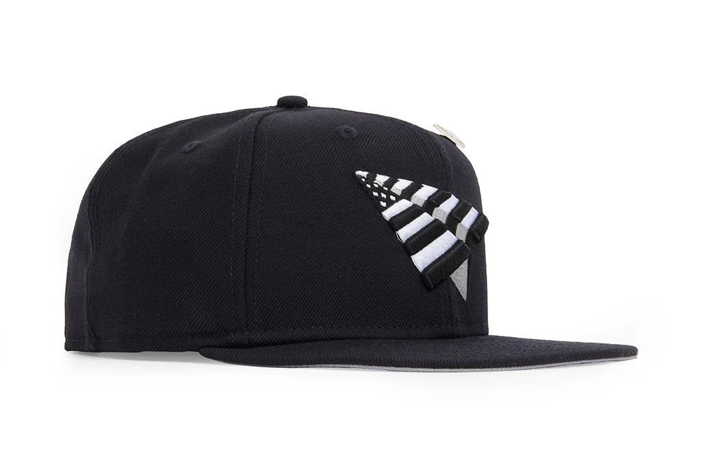Classic Navy Snapback Hat - Adjustable Baseball Cap for Men & Women - Perfect for Casual Wear, Sports, and Outdoor Activities