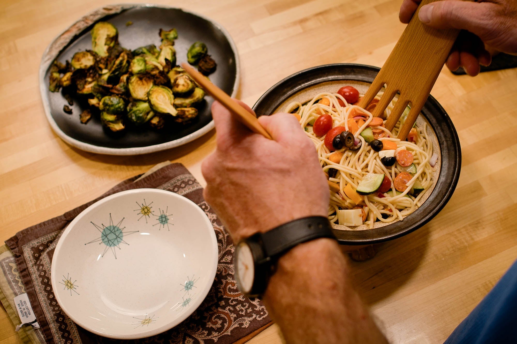 Eco-Friendly Wooden Salad Servers Set - Natural Bamboo Serving Utensils for Healthy Eating - Perfect for Salads, Pasta, and Family Gatherings