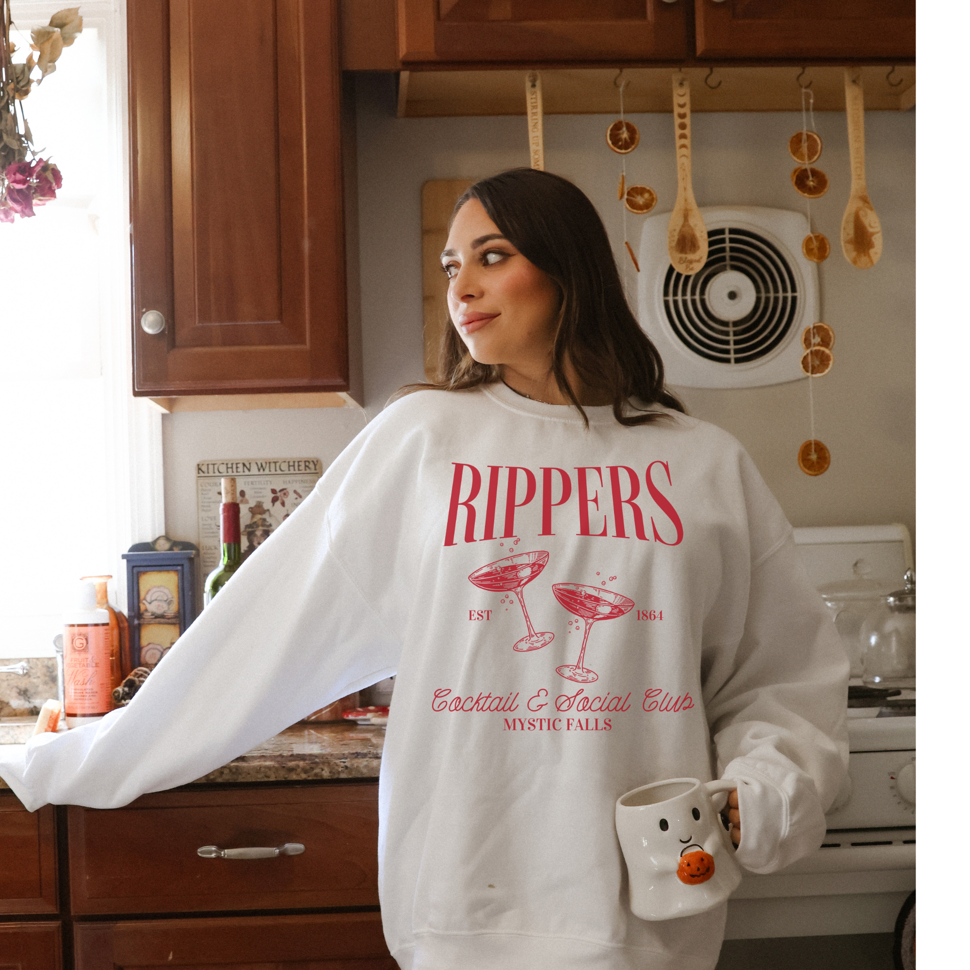 Rippers Cocktail Club T-Shirt & Crewneck Sweatshirt - Stylish Casual Wear for Men & Women - Perfect for Parties, Nightlife & Street Fashion