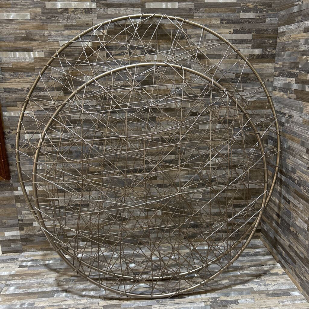 2-Piece Metal Wall Art Decor - Elegant Wire Sculpture for Home & Office - Perfect Housewarming Gift (32