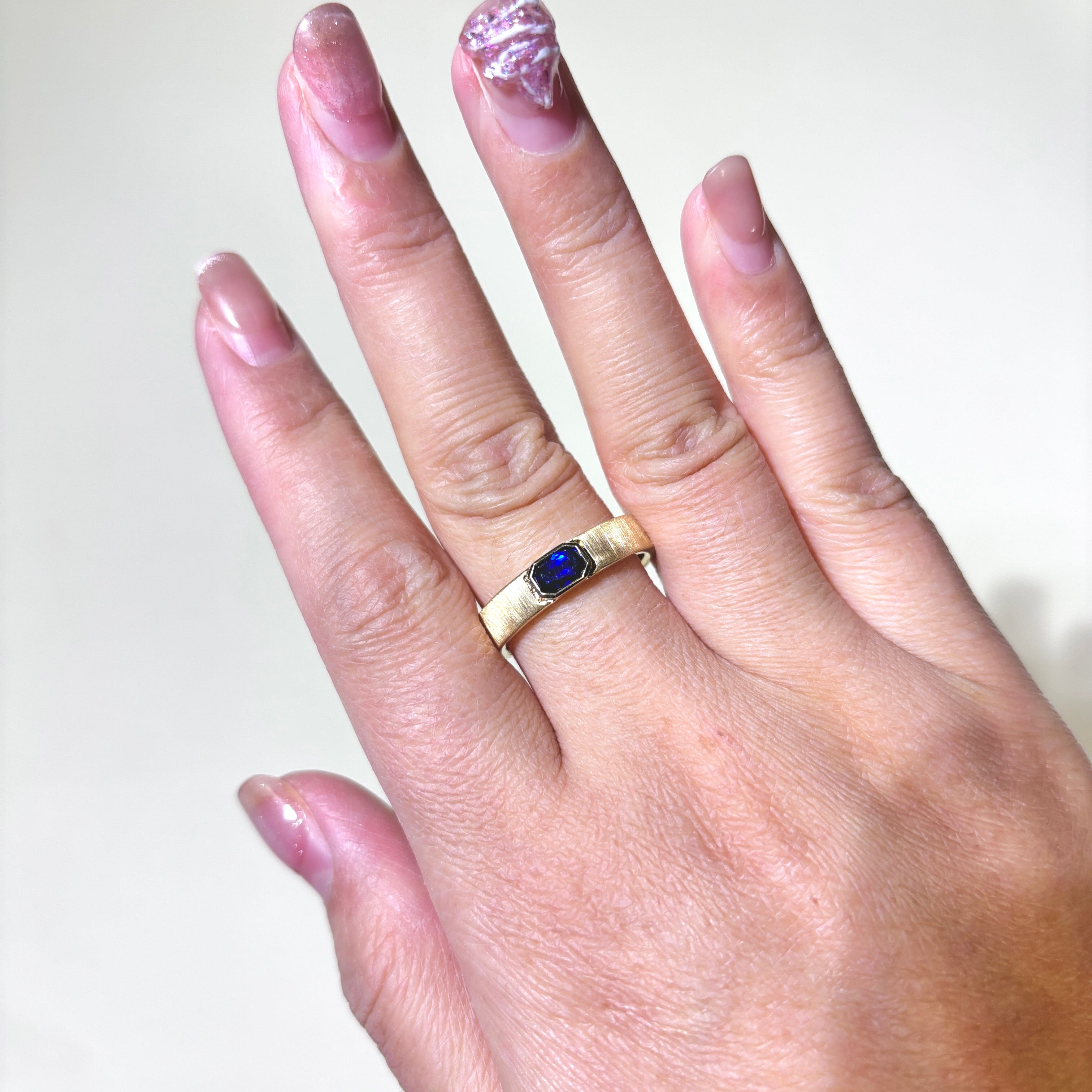 18K East West Synthetic Sapphire Ring - 0.61ct Size 9.5 - Elegant Stackable Band for Women - Perfect for Engagement, Wedding & Everyday Wear