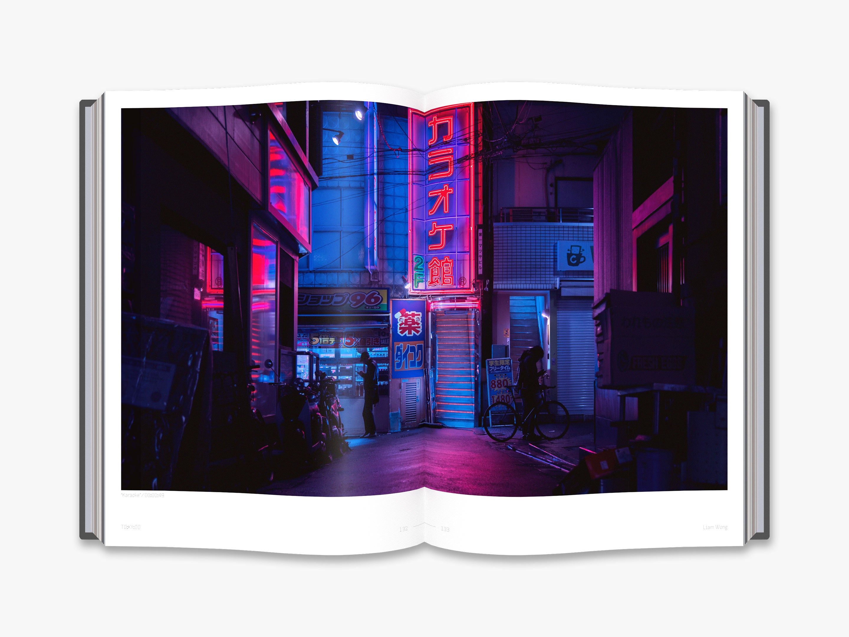 Liam Wong: TO:KY:OO - Cyberpunk Photography Book | Tokyo Nightlife & Neon Aesthetics | Perfect for Art Lovers & Urban Exploration Enthusiasts