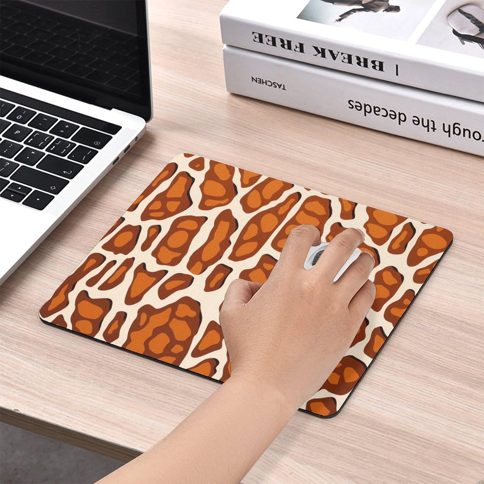 Wildlife Giraffe Pattern Non-Slip Waterproof Gaming Mouse Pad - Durable Office & Home Computer Accessory (20x25cm) for PC, Laptop, Work & Gaming Desks