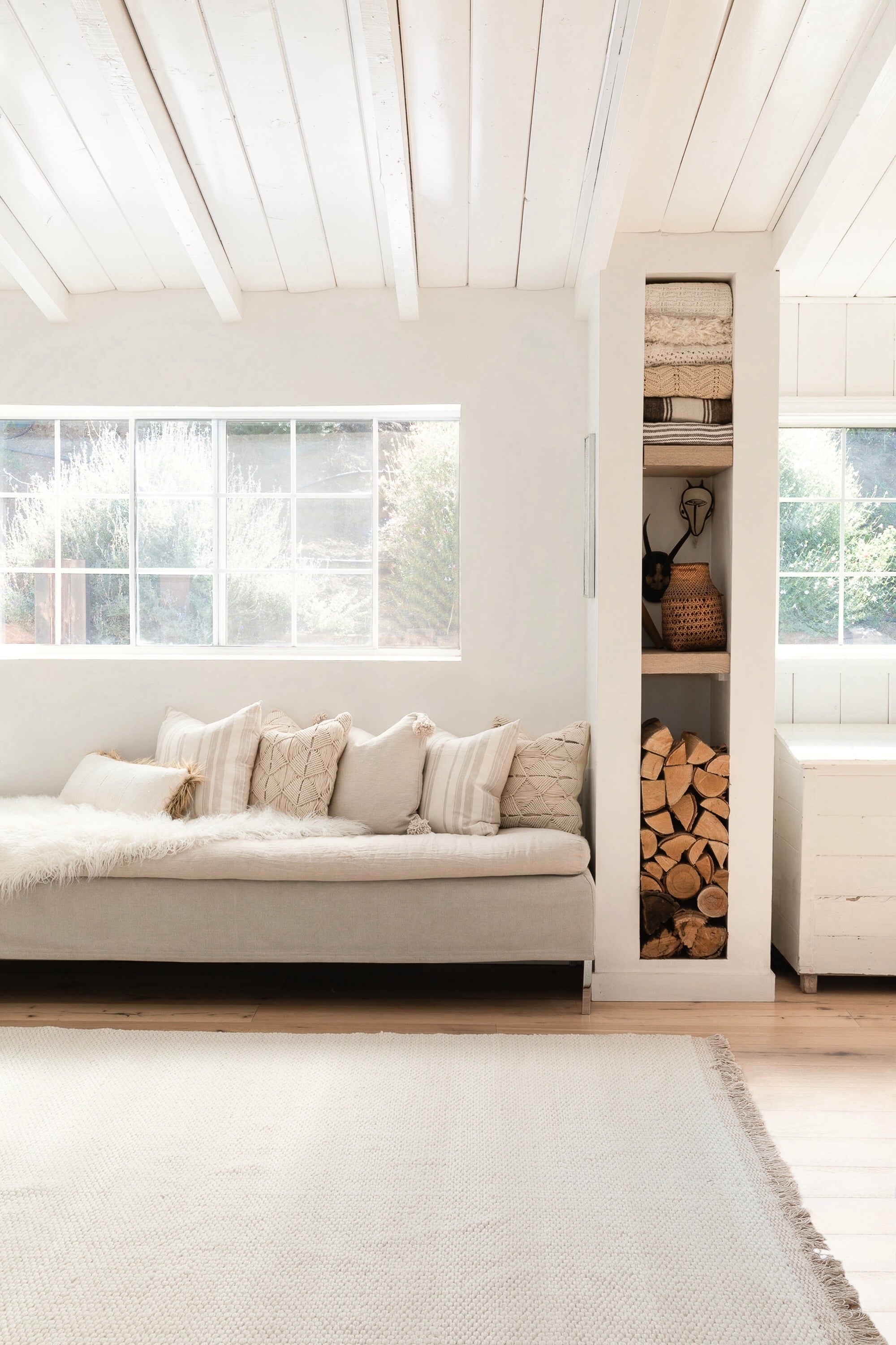 Bella Rug - Soft and Stylish Area Rug for Living Room, Bedroom, and Home Decor - Perfect for Cozy Spaces and Modern Interiors