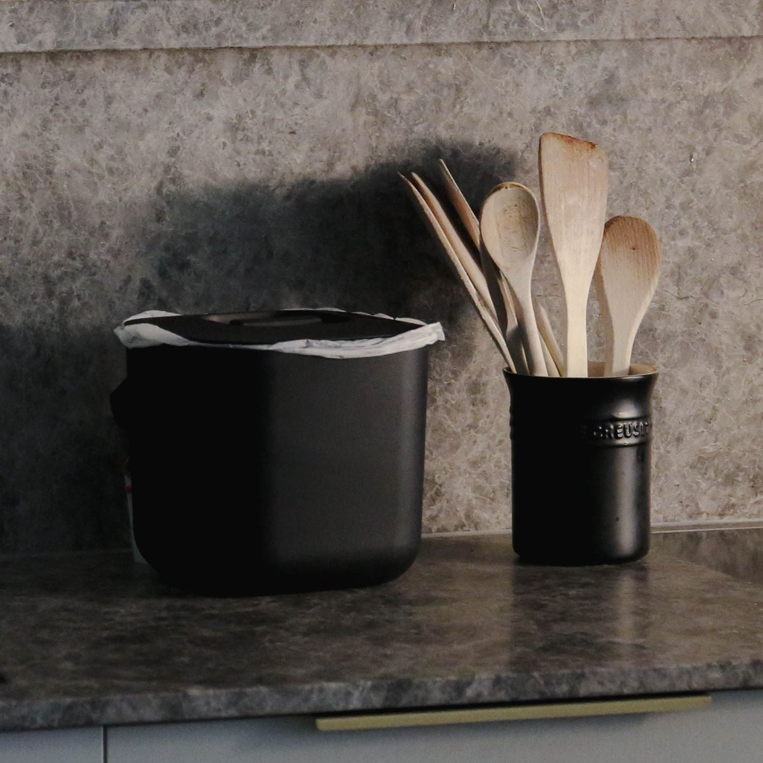 PRE ORDER DESIGNSTUFF 7L Compost Bin for Kitchen Countertop - Odor-Free Eco-Friendly Waste Container for Food Scraps, Perfect for Home Composting & Sustainable Living