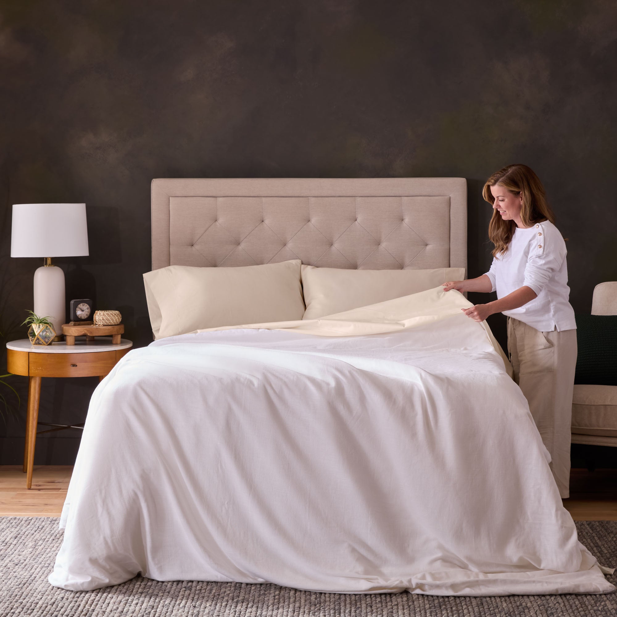 Premium 100% Cotton Sheet Set - Soft & Breathable Bed Sheets for Ultimate Comfort - Perfect for Home, Hotel, and Guest Room Use