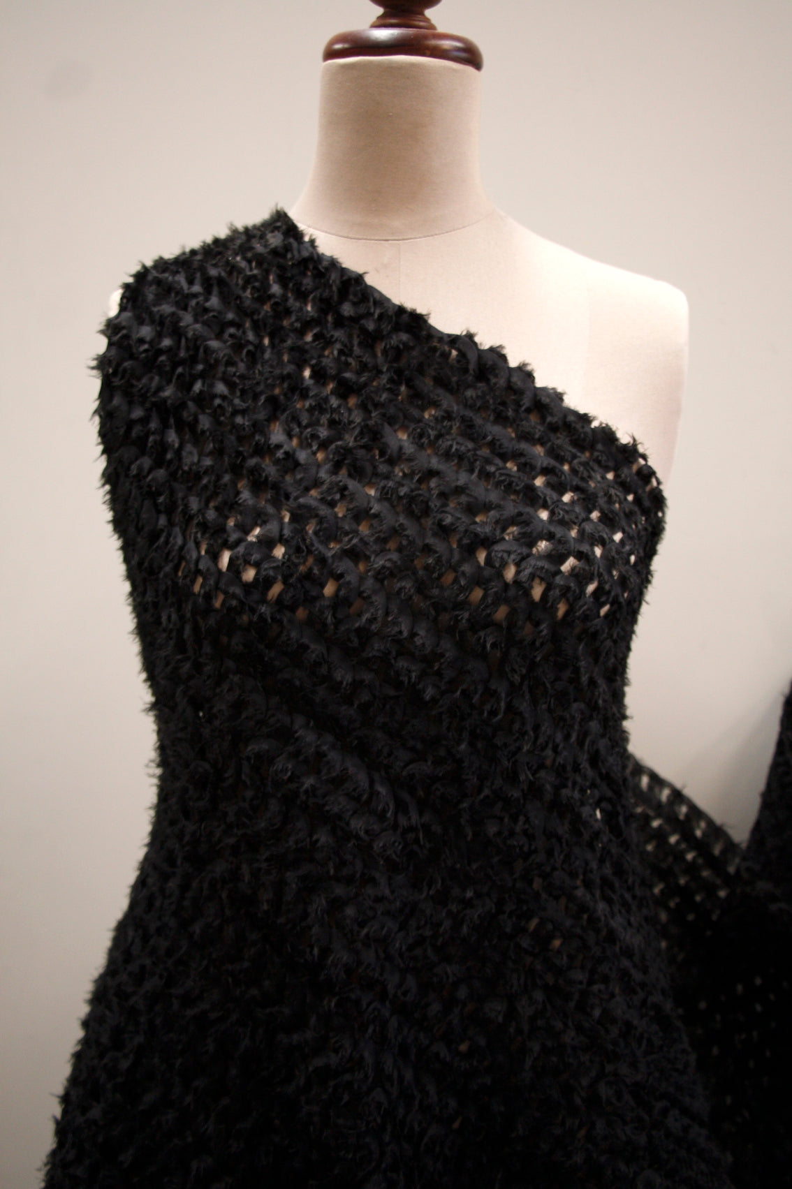 Black Weave - Premium Black Woven Fabric for Fashion & Home Decor - Perfect for Dresses, Curtains, and DIY Craft Projects