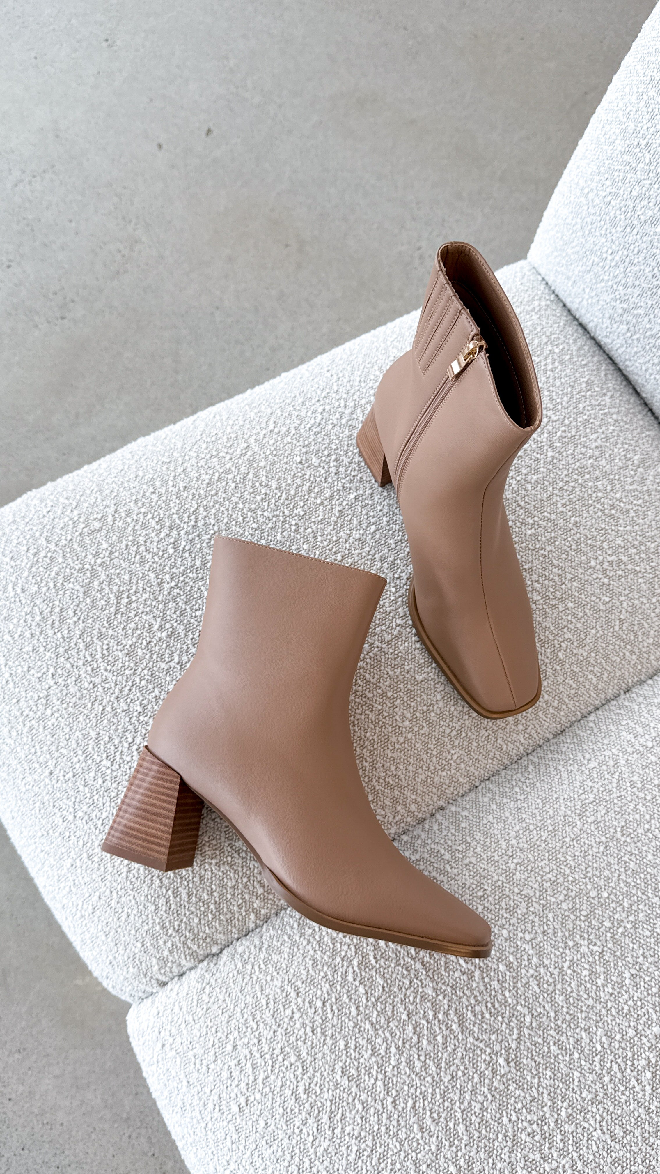 Alania Women's Almond Toe Ankle Boots - Stylish & Comfortable for Fall & Winter Fashion | Perfect for Office, Casual Outings & Date Nights