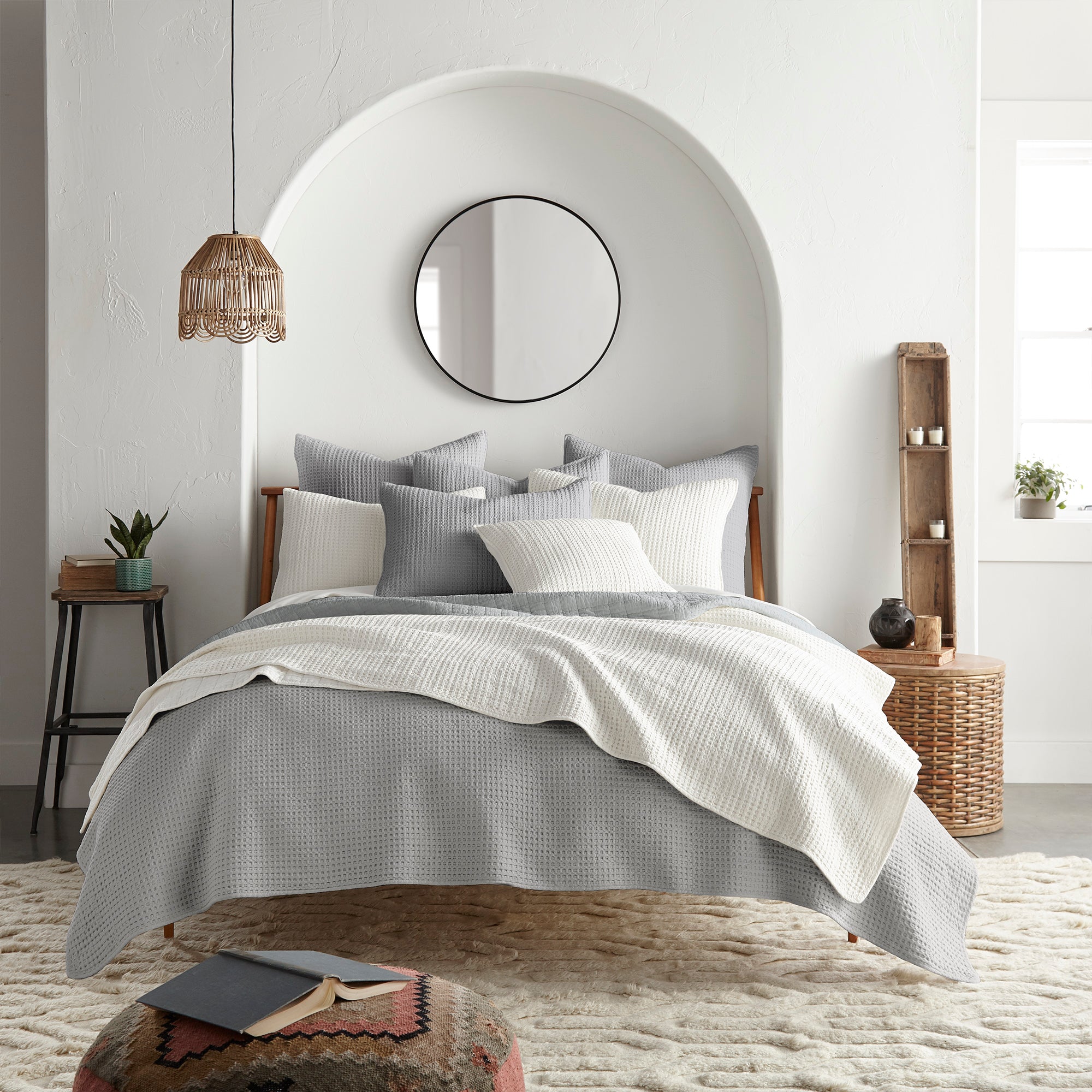 Luxury Mills Waffle Quilt Set - Ultra Soft Bedding Collection for Queen/King Size Beds - Perfect for Cozy Bedrooms, Guest Rooms & Hotel Stays