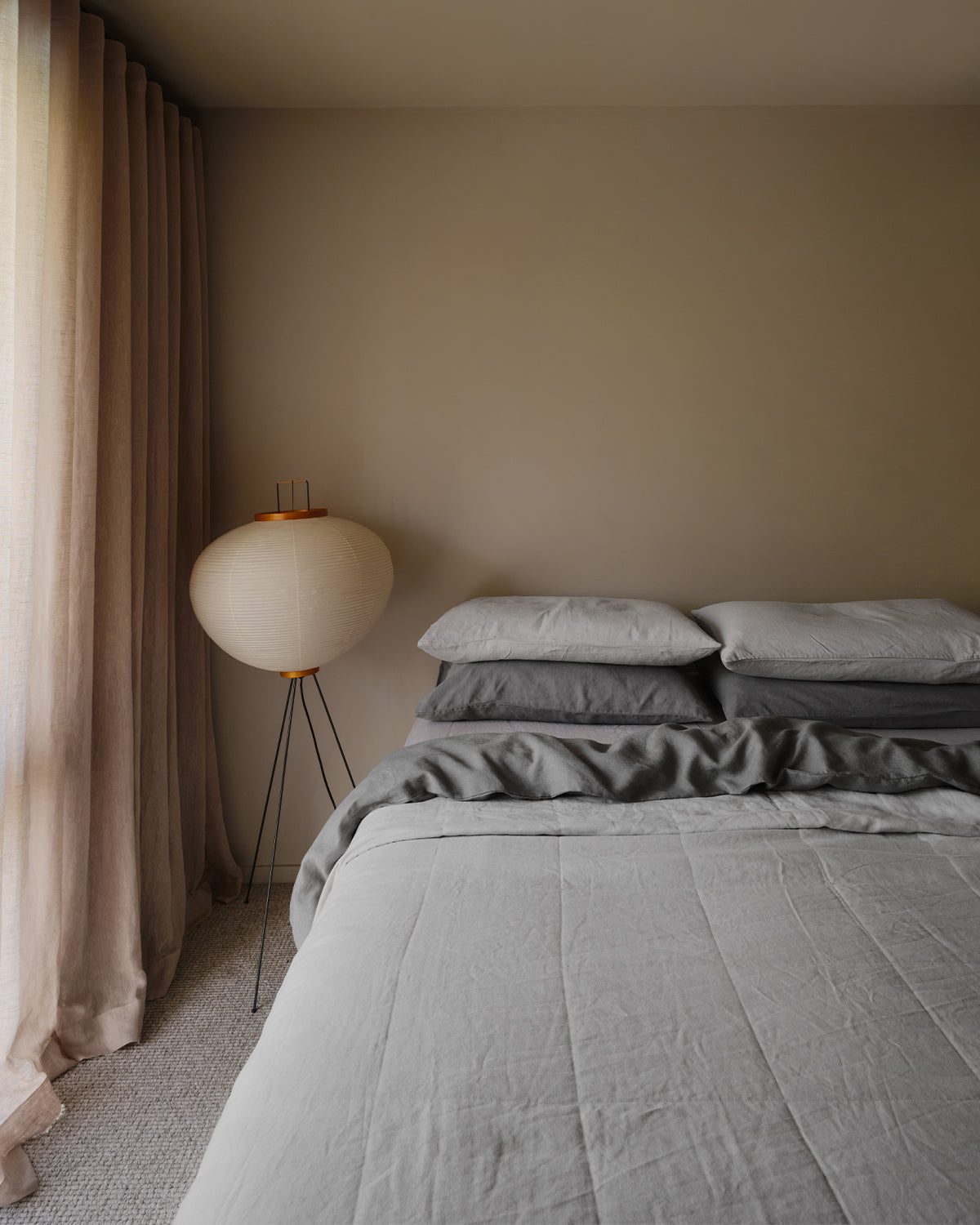 Mineral & Fog Two-Tone Quilt - Soft & Stylish Bedding Set for All Seasons - Perfect for Cozy Nights, Guest Rooms, and Home Decor