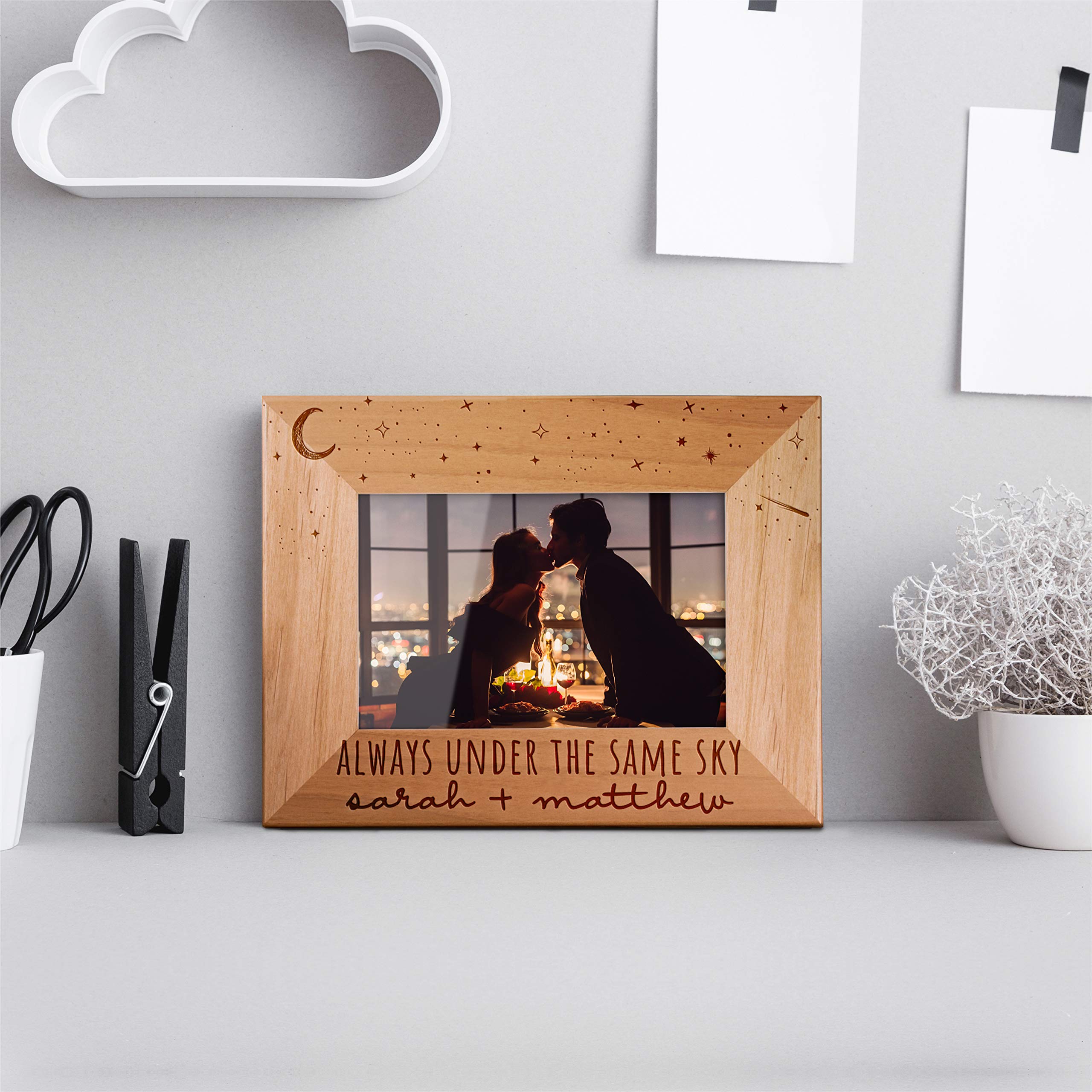 Personalized Picture Frames for Couples - 'I Love Us' Engraved 5x7 Frame - Romantic Wedding, Engagement & Valentine's Day Gifts for Her/Him - Perfect for Anniversaries, Home Decor & Couples' Bedroom