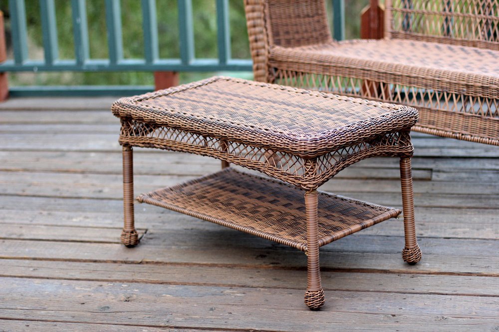 Jeco All-Weather Wicker Resin Outdoor Patio Coffee Table in Honey - Durable Weatherproof Rattan Side Table for Garden, Poolside & Balcony Decor
