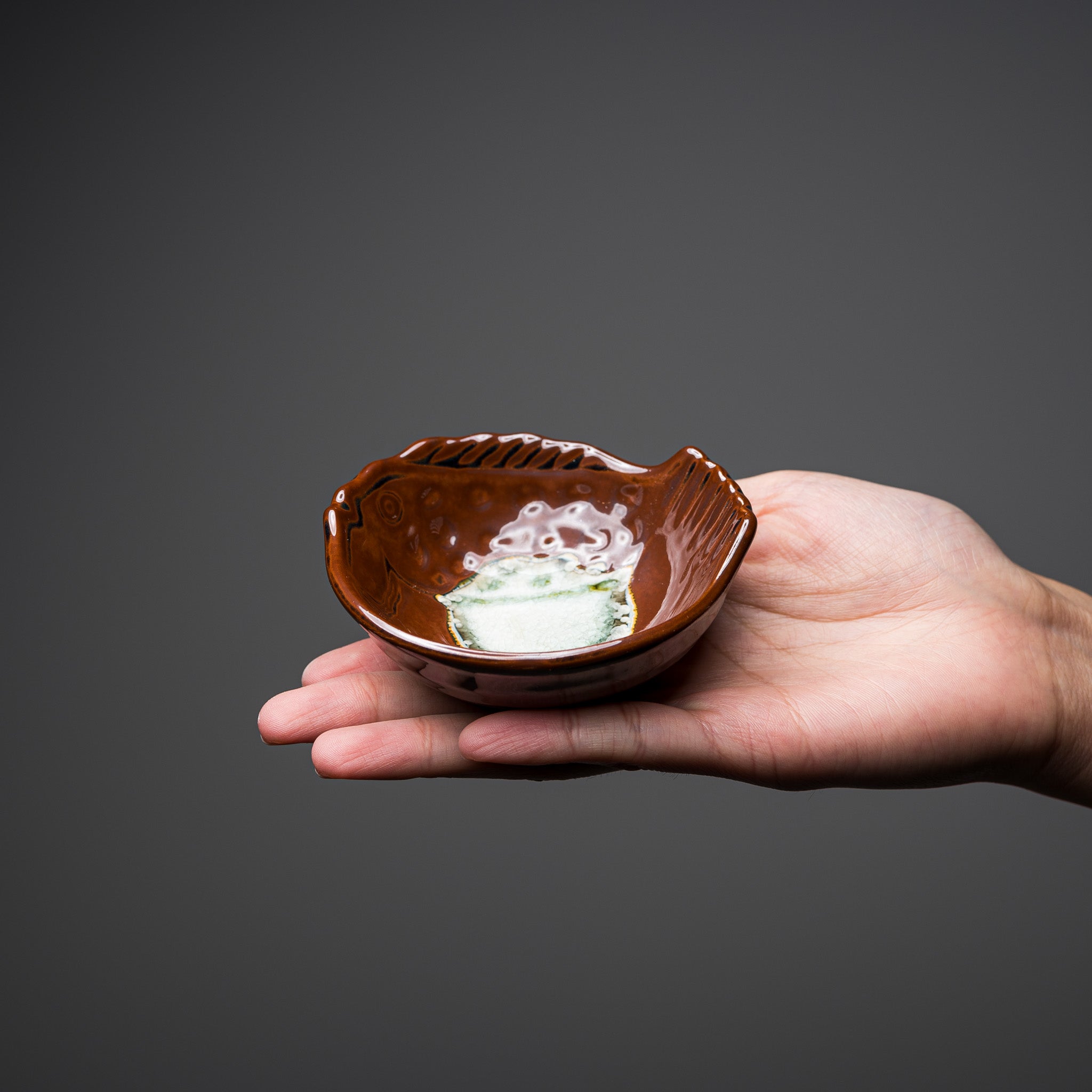 Authentic Japanese Mino Ware Fish Side Dish Bowl - 10cm Ceramic Small Bowl for Sushi, Soy Sauce & Condiments | Perfect for Dining, Restaurants & Home Use