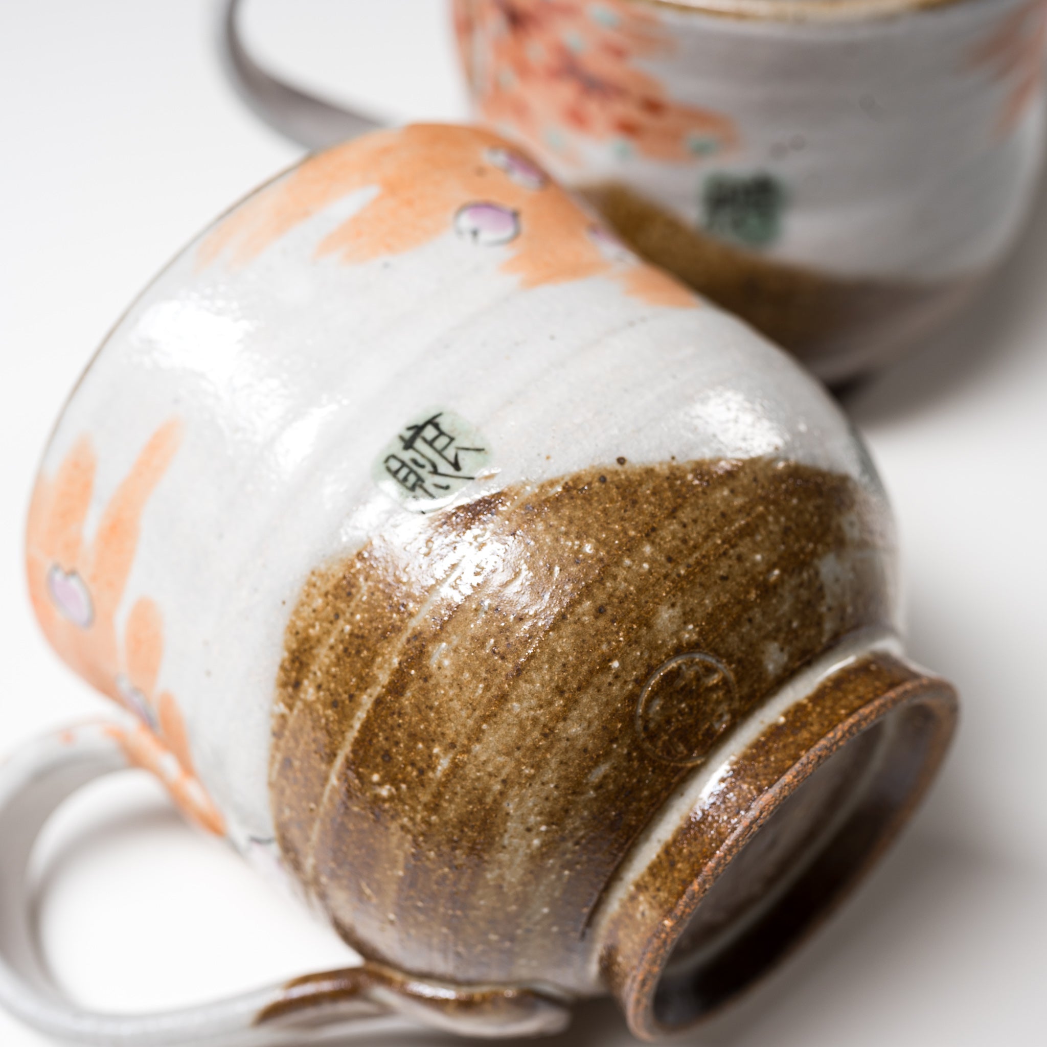Kutani Ware Pair Mug Cup with Mt Fuji Design - Traditional Japanese Ceramic Tea Cups for Coffee, Tea, or Hot Chocolate - Perfect for Couples, Gift Giving, and Home Decor