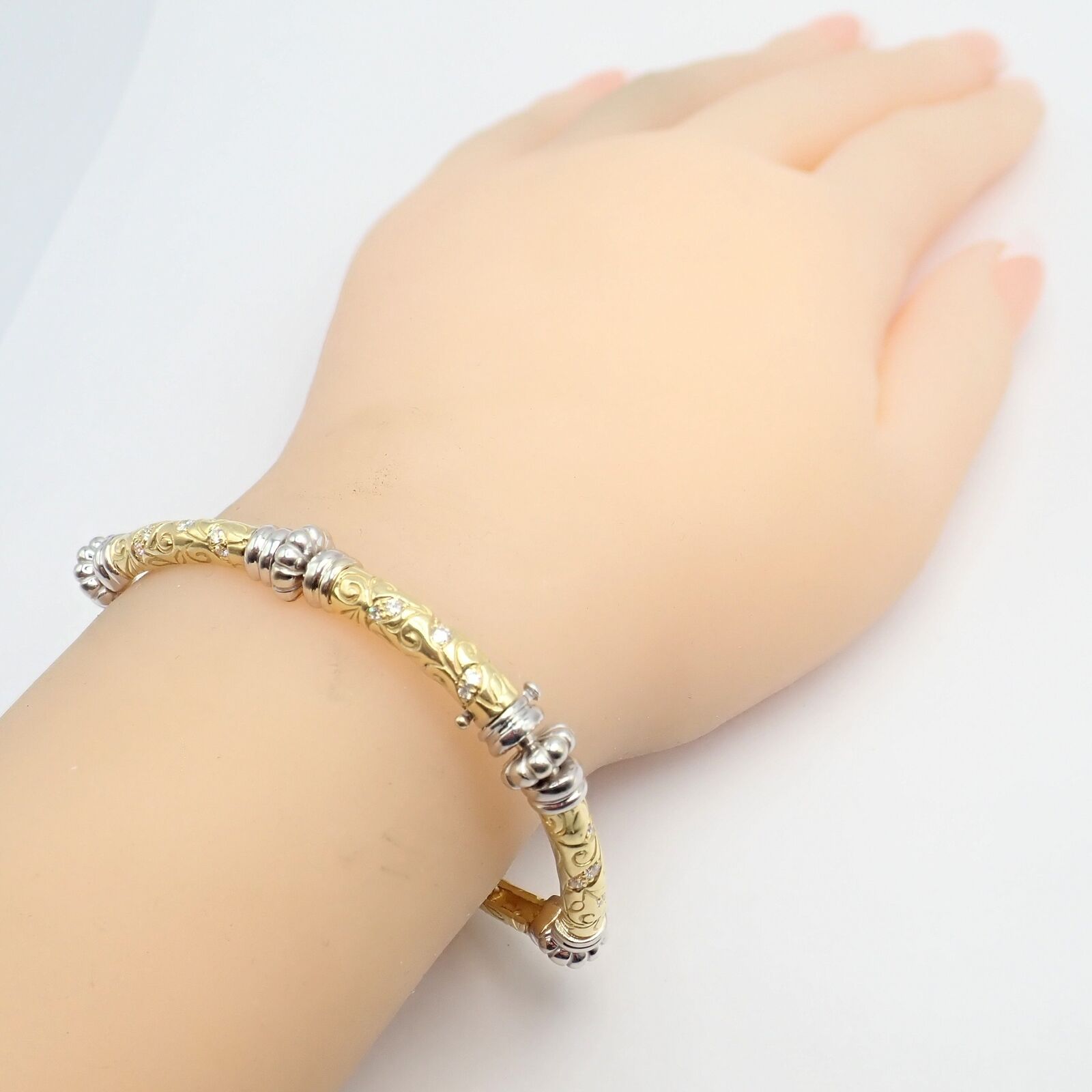 Vintage 18k Yellow & White Gold Diamond Laurel Bracelet for Women - Elegant Jewelry Gift for Anniversary, Wedding & Special Occasions