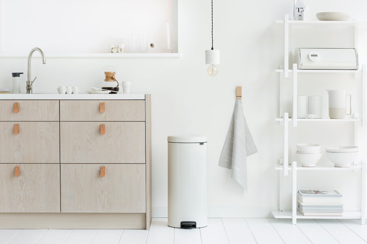 Newicon 30L White Pedal Trash Can - Stainless Steel Foot Operated Waste Bin for Kitchen, Bathroom & Office