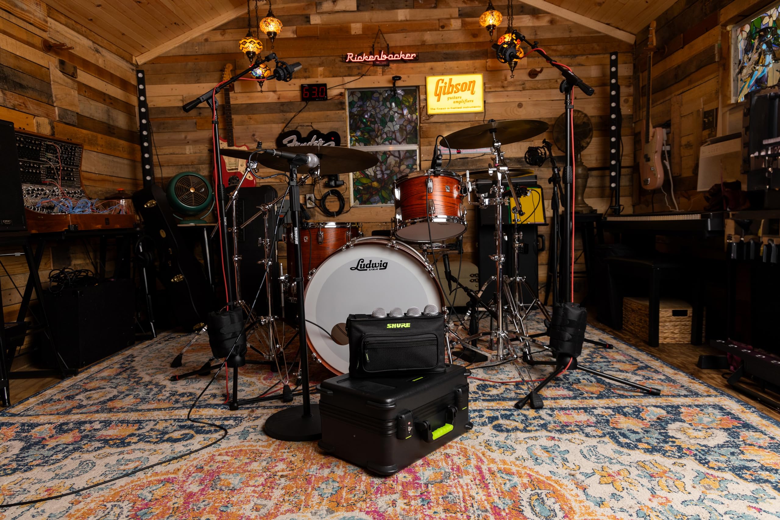 Shure by Gator Padded Microphone Bag - Holds 4 Mics, Durable Storage Case for Shure SM58 & Other Microphones (SH-MICBAG04) - Perfect for Live Performances, Studio Recording & Travel Protection