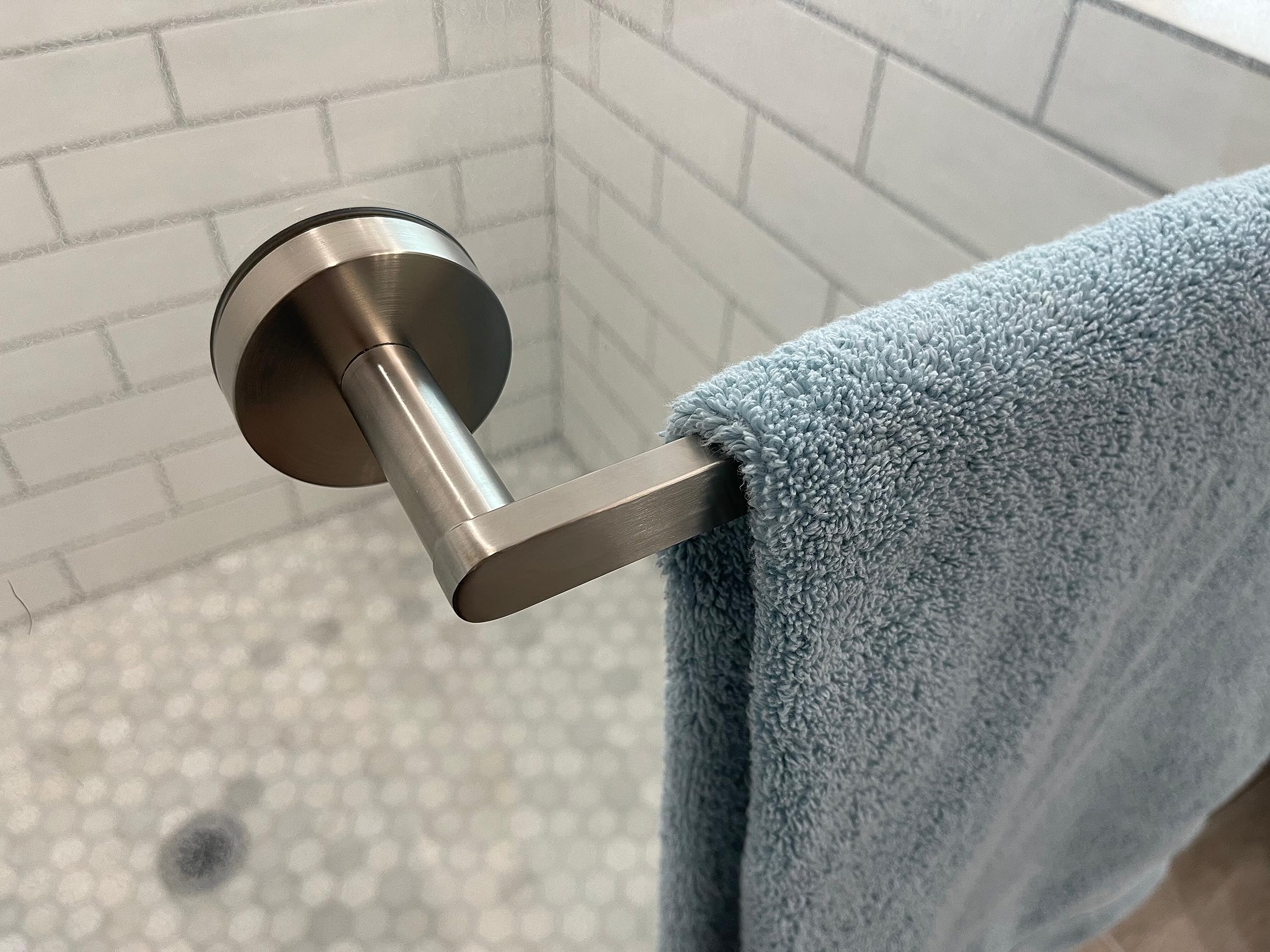 Sturdy 18-Inch Brushed Nickel Suction Cup Towel Bar for Bathroom - Heavy Duty Shower Glass Door Mount Towel Holder with Strong Adhesion - Perfect for Spa, Gym, Pool & Home Use (Nickel Finish)