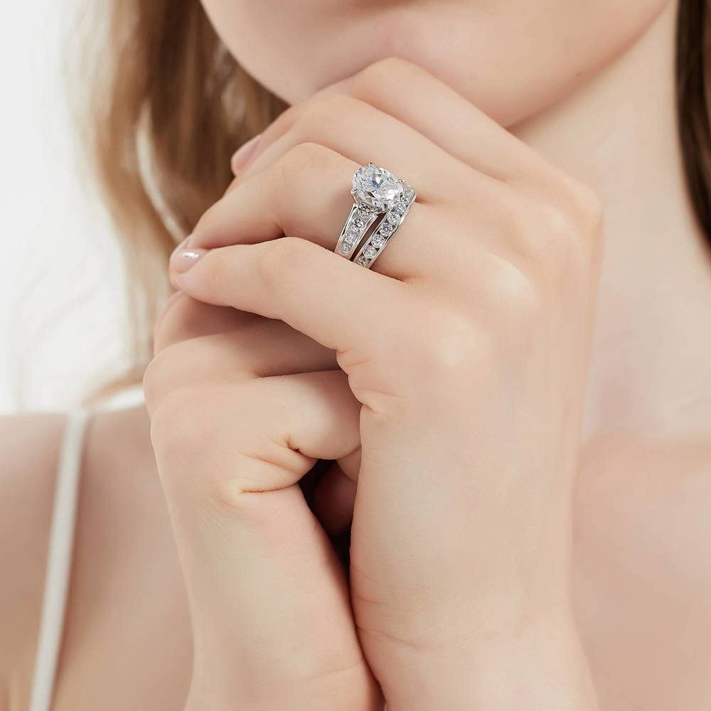 BERRICLE 2.5 Carat Oval Cut Cubic Zirconia Sterling Silver Solitaire Engagement Ring Set for Women, Rhodium Plated Size 4-10 - Perfect for Wedding, Proposal & Anniversary Gifts