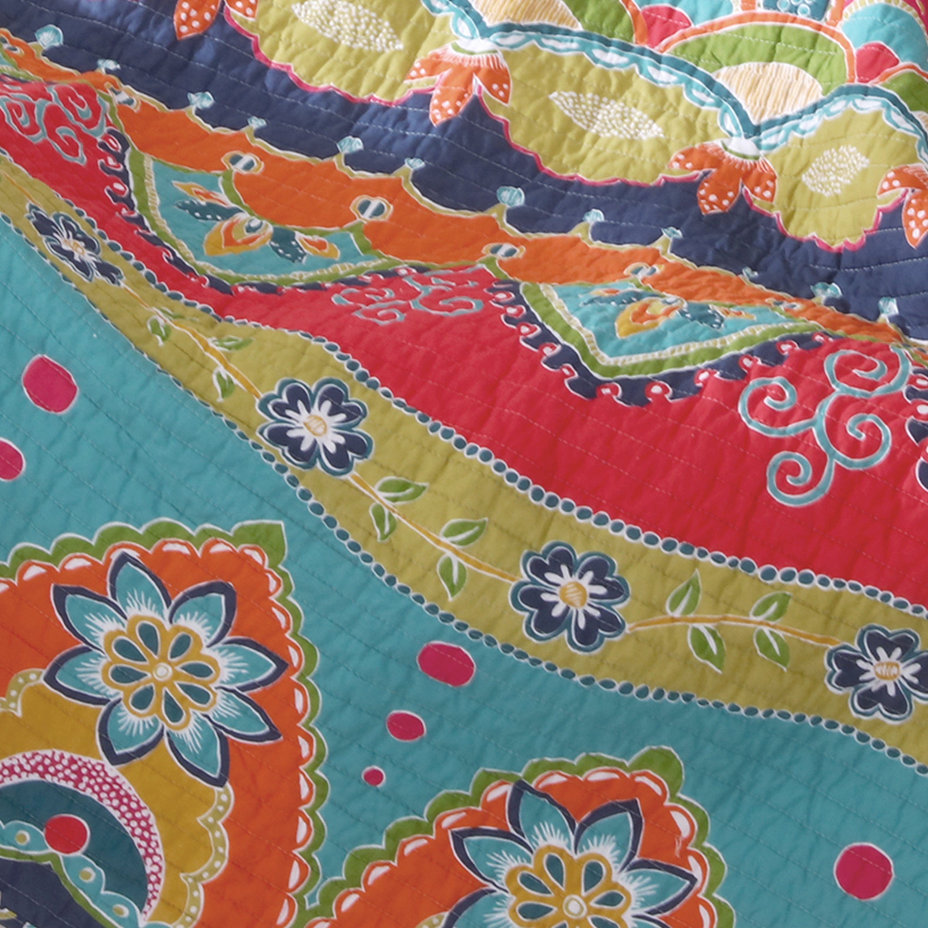 Amelie Quilted Throw Blanket - Soft Cozy Lightweight Bedspread for Couch, Sofa & Bed - Perfect for Living Room, Bedroom & Home Decor