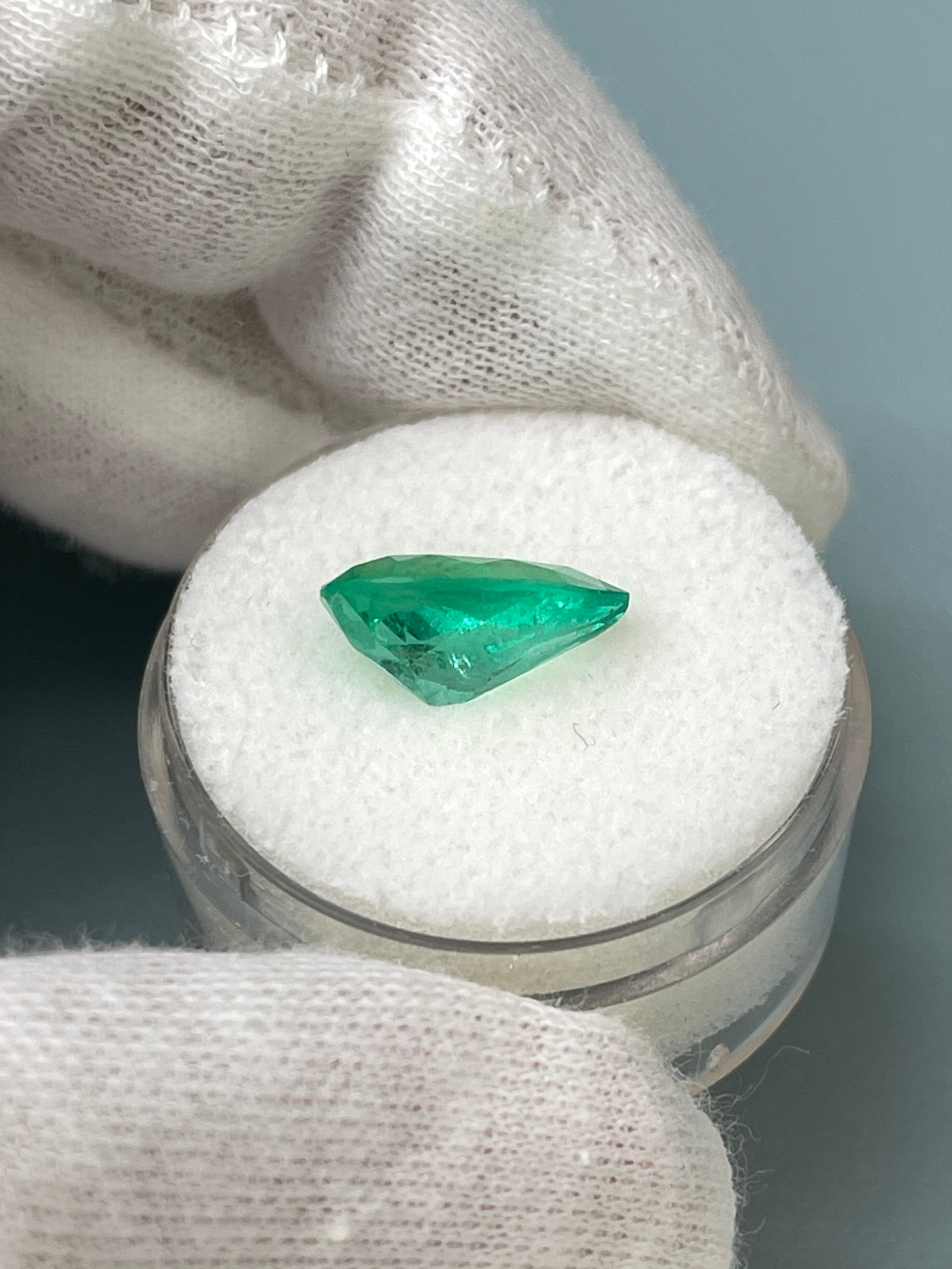 2.95 Carat 12.5x8.5mm Medium Green Natural Colombian Loose Emerald Pear Cut Gemstone for Jewelry Making & Engagement Rings