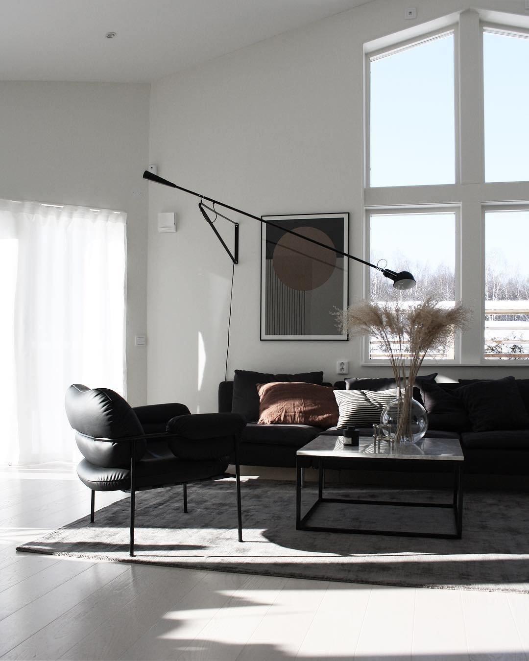 Modern Long Arm Wall Lamp - Adjustable Swing Arm Sconce for Bedroom, Living Room & Office - Perfect for Reading, Working & Ambient Lighting