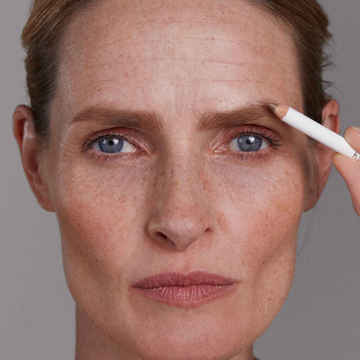 Kjaer Weis Brow Pencil - Natural & Vegan Eyebrow Pencil for Perfectly Shaped Brows | Cruelty-Free & Long-Lasting | Ideal for Everyday Makeup & Professional Looks