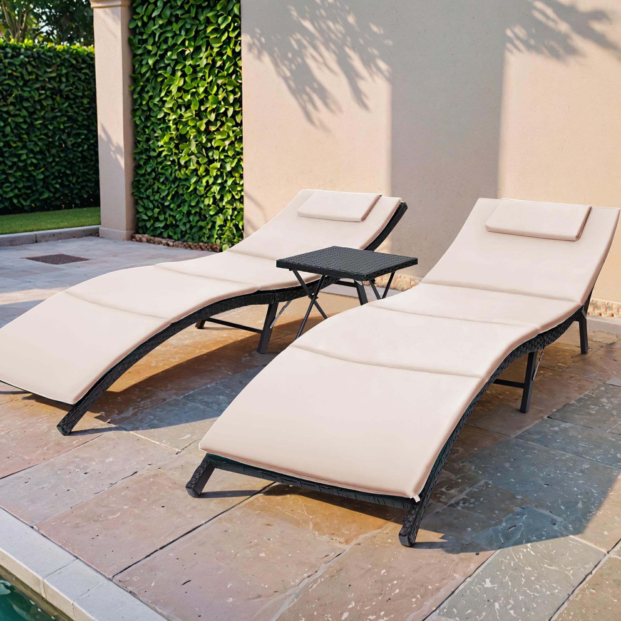 Flamaker 3-Piece Outdoor Chaise Lounge Set with Cushions - Modern PE Wicker Rattan Patio Furniture, Folding Chaise Loungers with Backrest & Side Table - Perfect for Poolside, Backyard, Garden Relaxation (Beige)