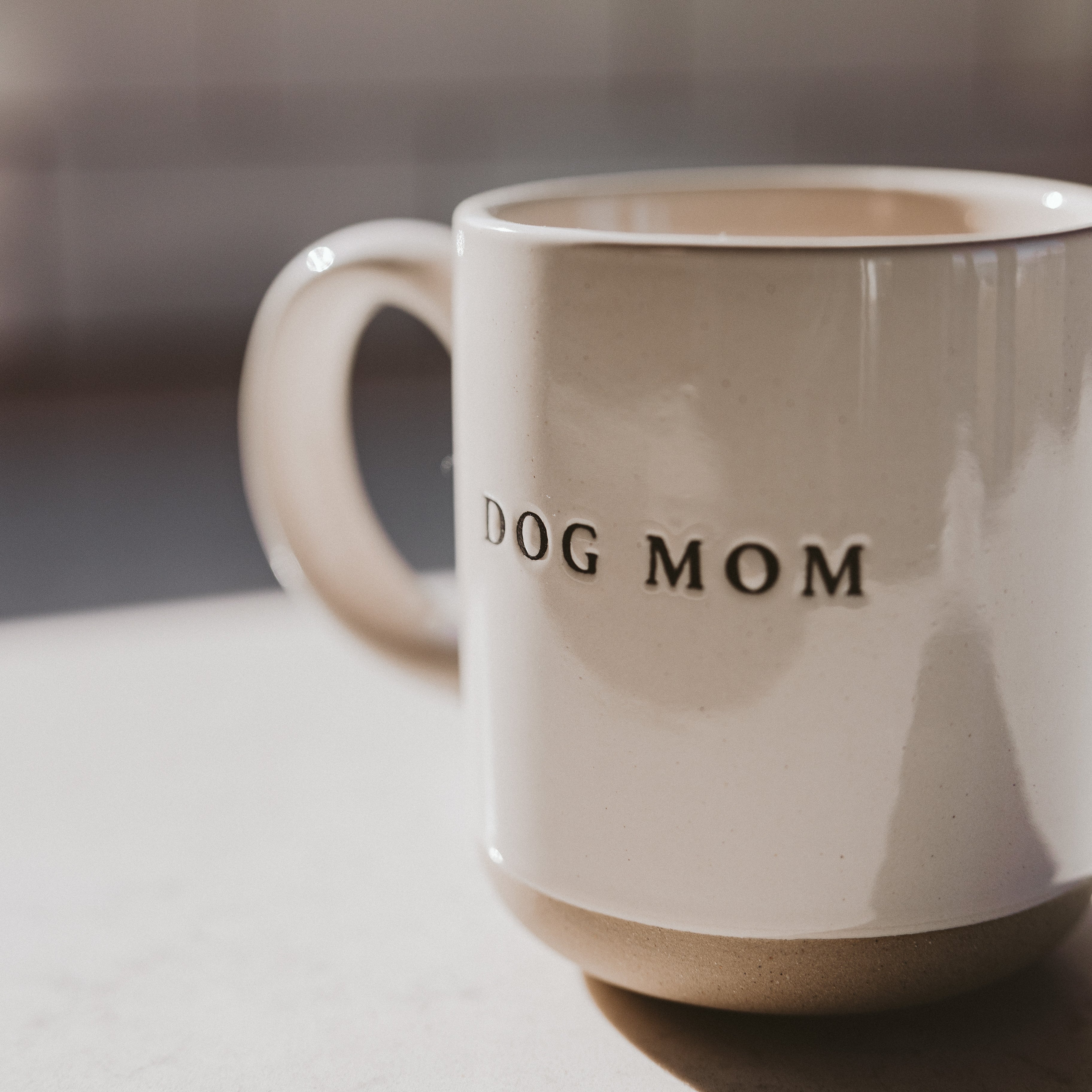 Dog Mom Stoneware Coffee Mug - Cute Ceramic Cup for Dog Lovers, Perfect for Coffee, Tea & Hot Drinks - Ideal Gift for Pet Owners, Great for Home, Office & Gifts