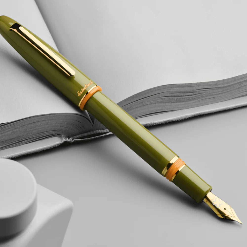 Vintage Style Back to the Land Fountain Pen with Unique Leaf Design - Green Ink Calligraphy Pen for Journaling, Letter Writing & Gift Giving