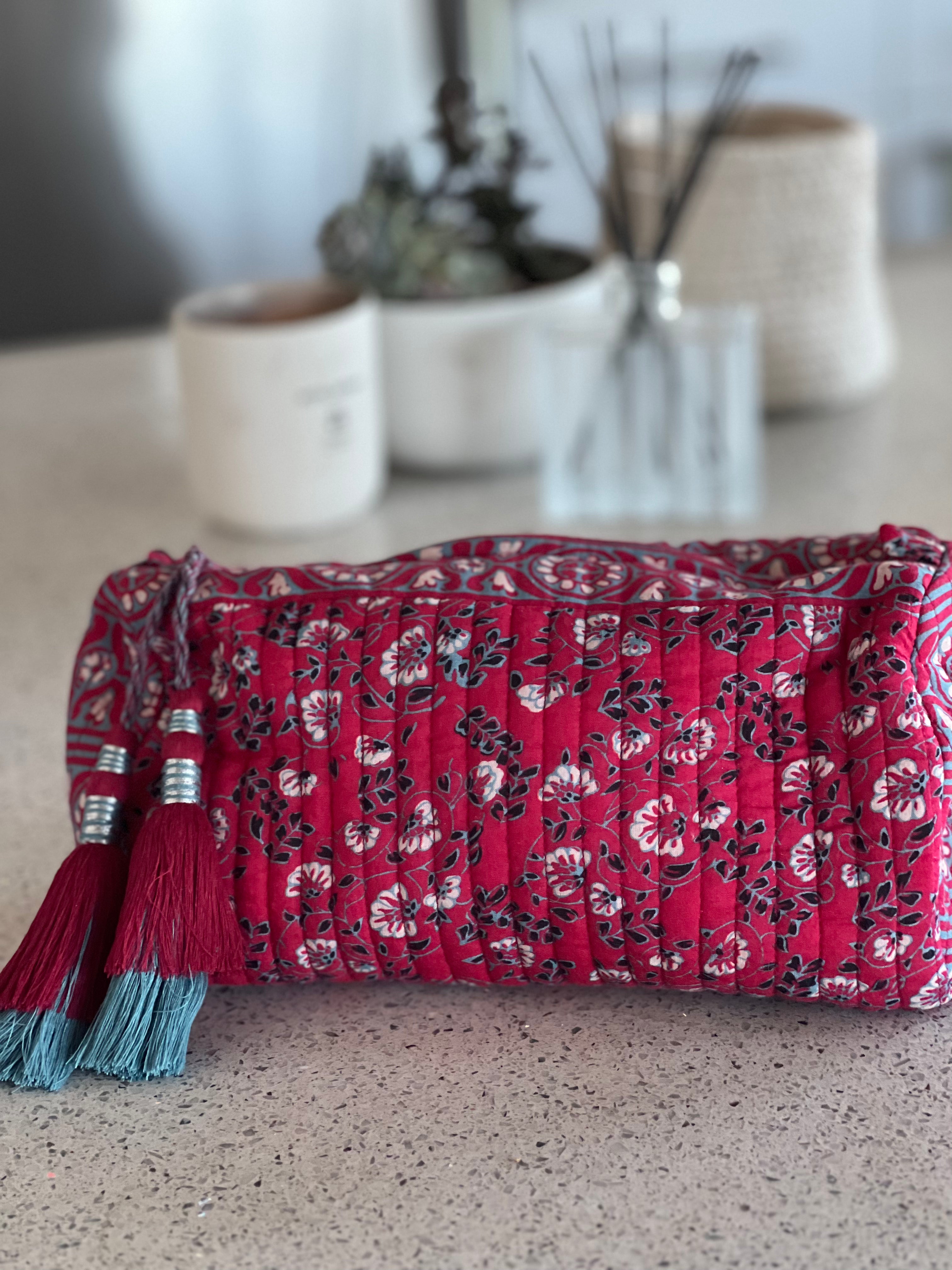 Stylish Waterproof Makeup Bags for Women - Large Cosmetic Organizer Travel Case with Multiple Pockets - Perfect for Travel, Gym, and Everyday Use
