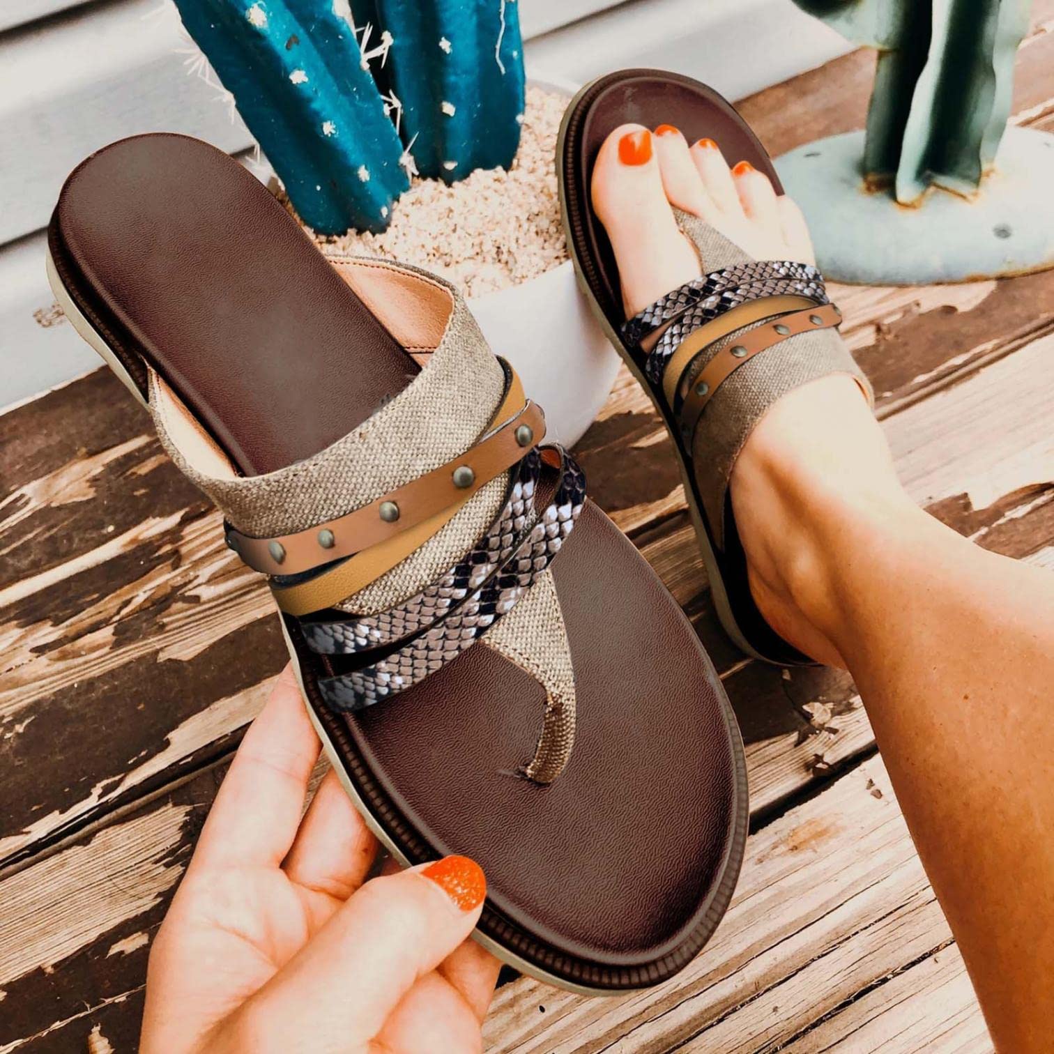 **Women's Retro Flip Flop Sandals - Comfortable Slip-On Slides for Summer, Casual Beach Slippers & Fashion Flats - Perfect for Poolside, Vacation & Everyday Wear**