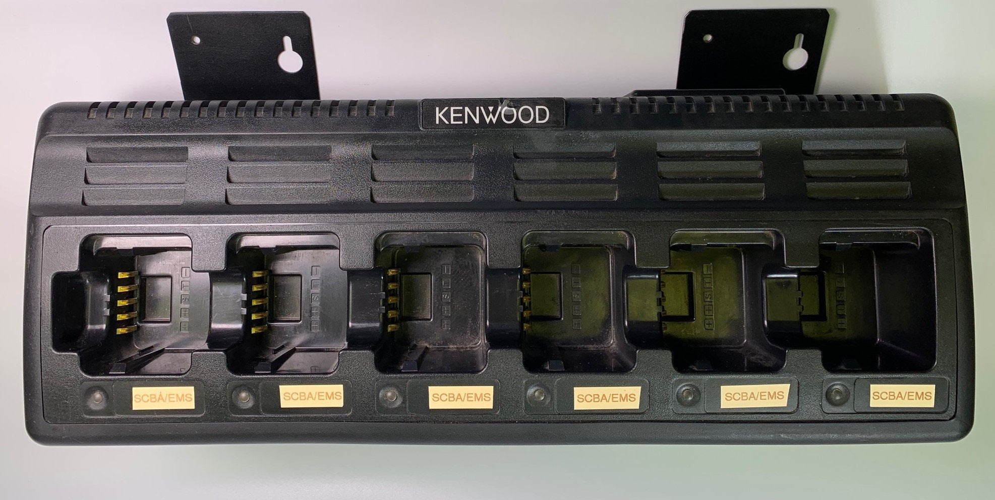 Kenwood KSC 256 Multi Radio Charger - Universal Charging Dock for Two-Way Radios | Perfect for Construction Sites, Security Teams & Outdoor Adventures