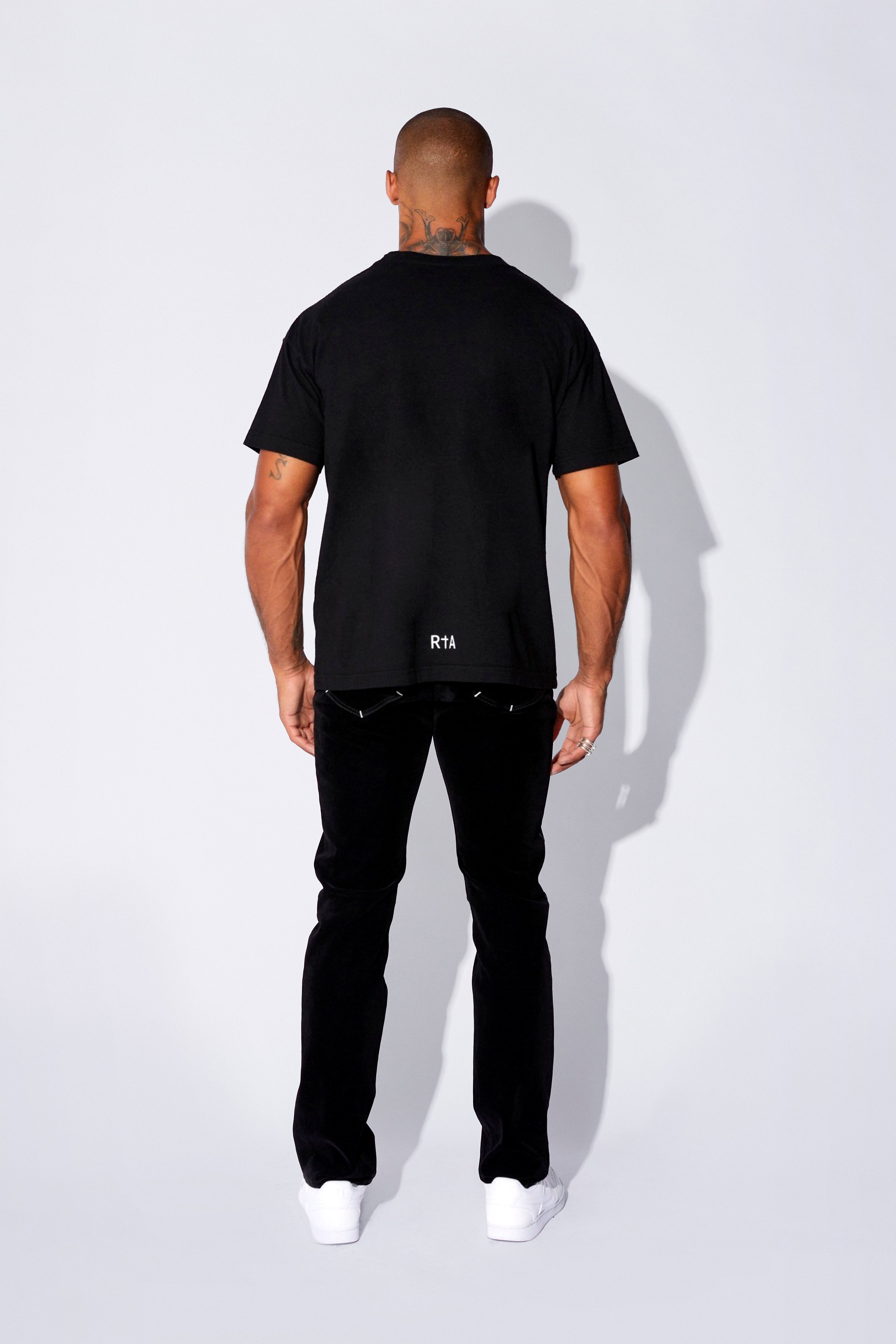 Old English Graphic Short Sleeve T-Shirt for Men - Black Cotton Tee for Casual Wear, Street Style & Everyday Outfits