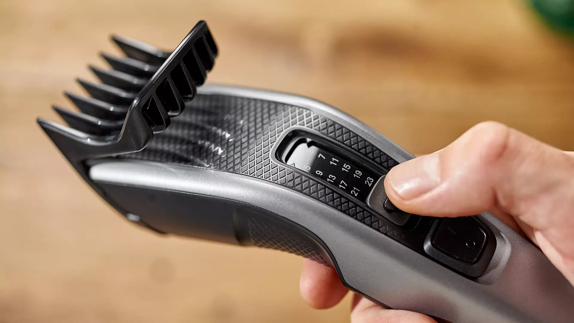 PHILIPS 3000 Series HC3520/15 Rechargeable Hair Clippers for Men - Professional Cordless Hair Trimmer for Home Barbering & DIY Haircuts
