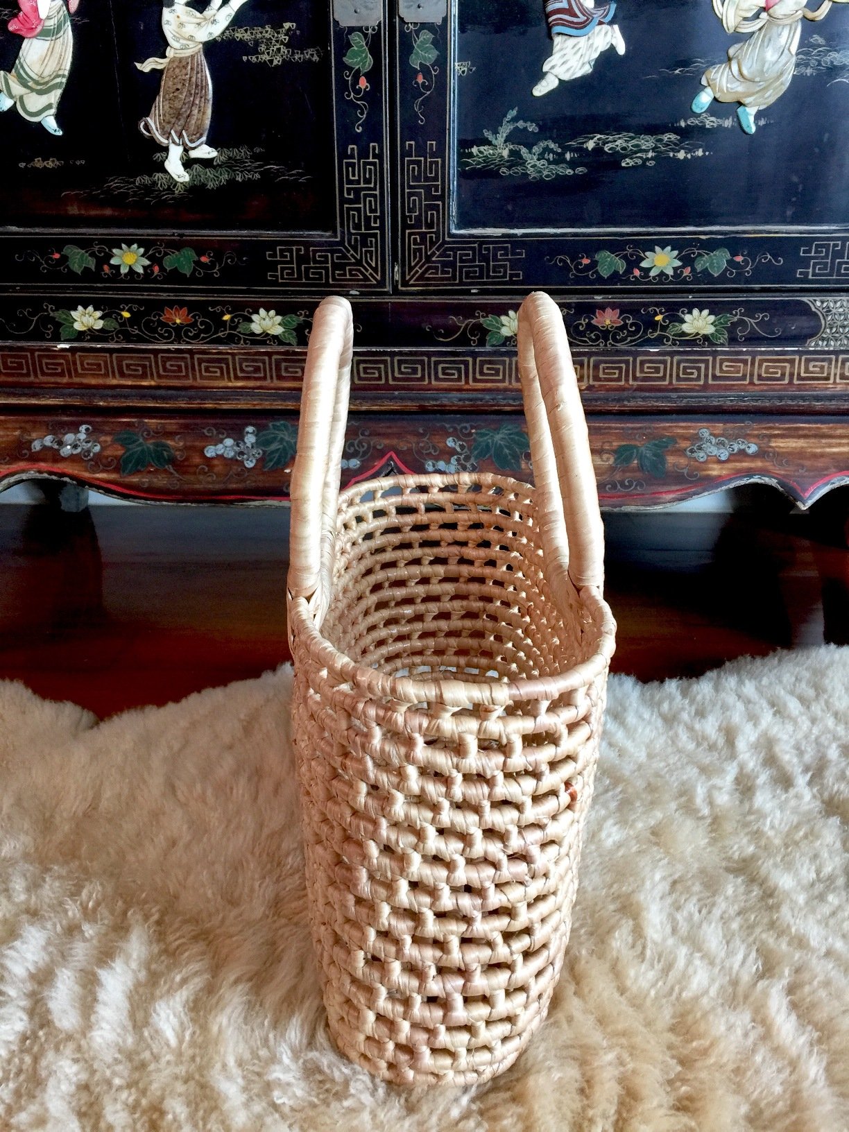 Medium Straw Basket Tote Bag - Natural Woven Beach Bag for Women, Summer Picnic, Shopping & Outdoor Activities | Eco-Friendly Handmade Straw Purse