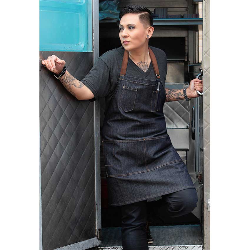 Chef Works AB035 BLK Memphis Bib Apron with Multiple Pockets - Black Denim Professional Kitchen Apron for Cooking, Grilling & BBQ - Ideal for Chefs, Cooks & Home Kitchen Use