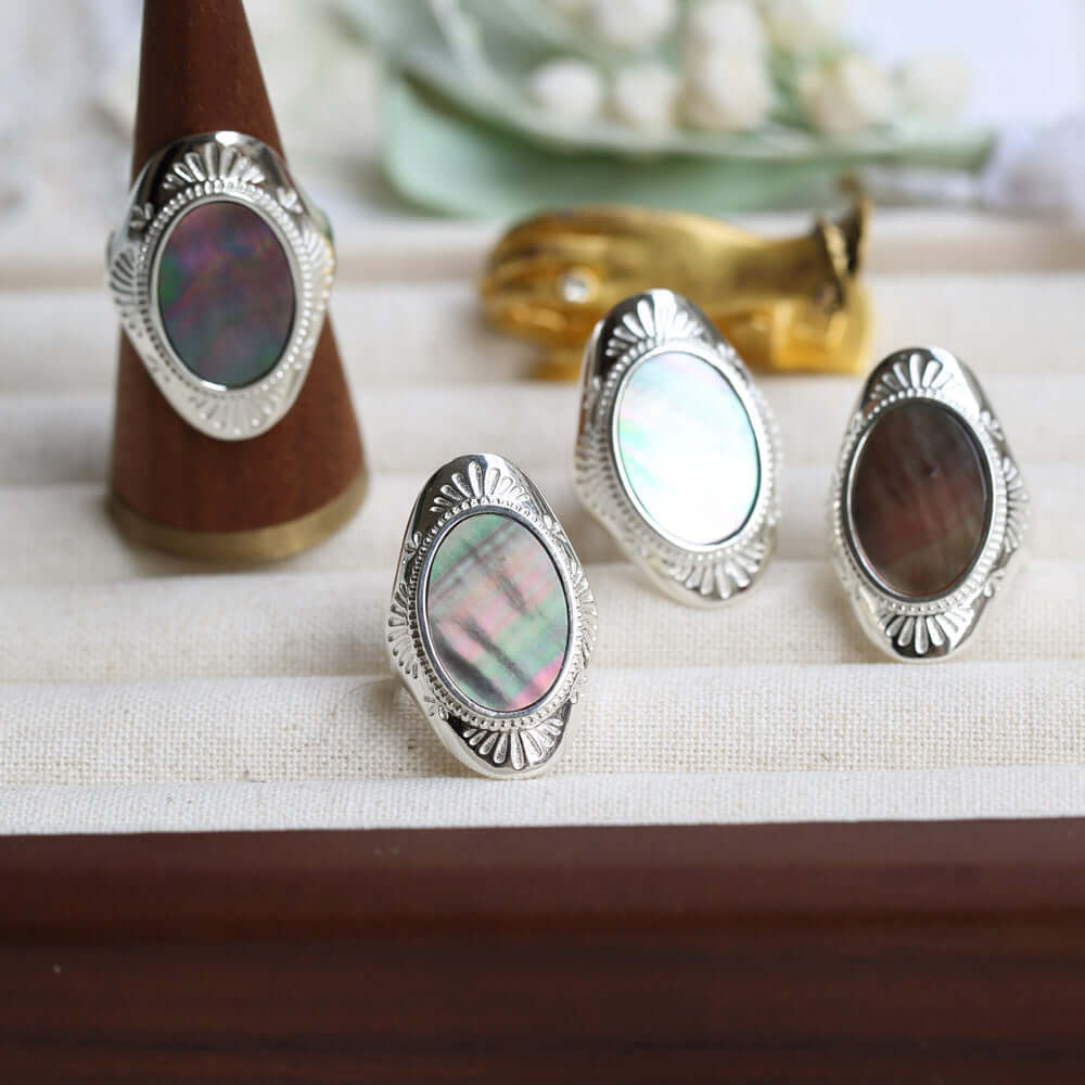 Vintage Retro Paua Abalone Shell Black Mother of Pearl Statement Ring | HJ289 | Perfect for Boho Fashion, Beach Weddings & Unique Gift Giving
