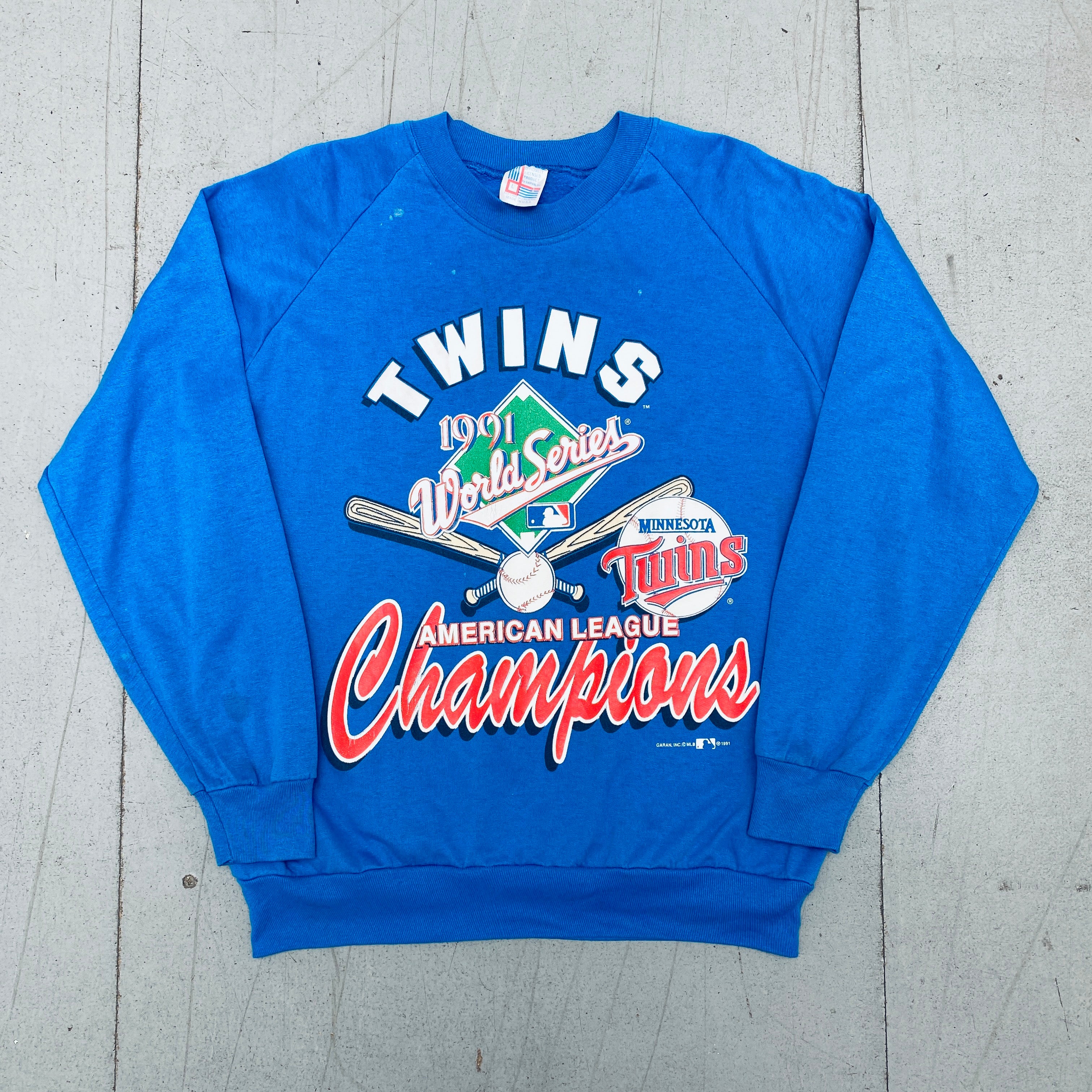 Minnesota Twins 1991 World Series Champions American League Vintage Sweatshirt (Small/Medium) - Perfect for Baseball Fans, Sports Collectors, and Retro Fashion Enthusiasts