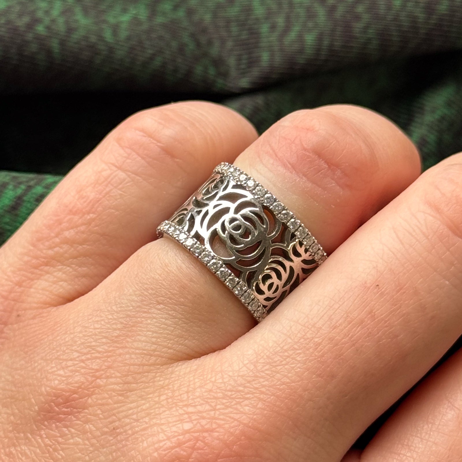 Exquisite Diamond Filigree Floral Wedding Band Ring - 0.88 Carat Total Weight (ctw) | Size 5.5 | Perfect for Bridal Jewelry, Anniversary Gifts & Special Occasions