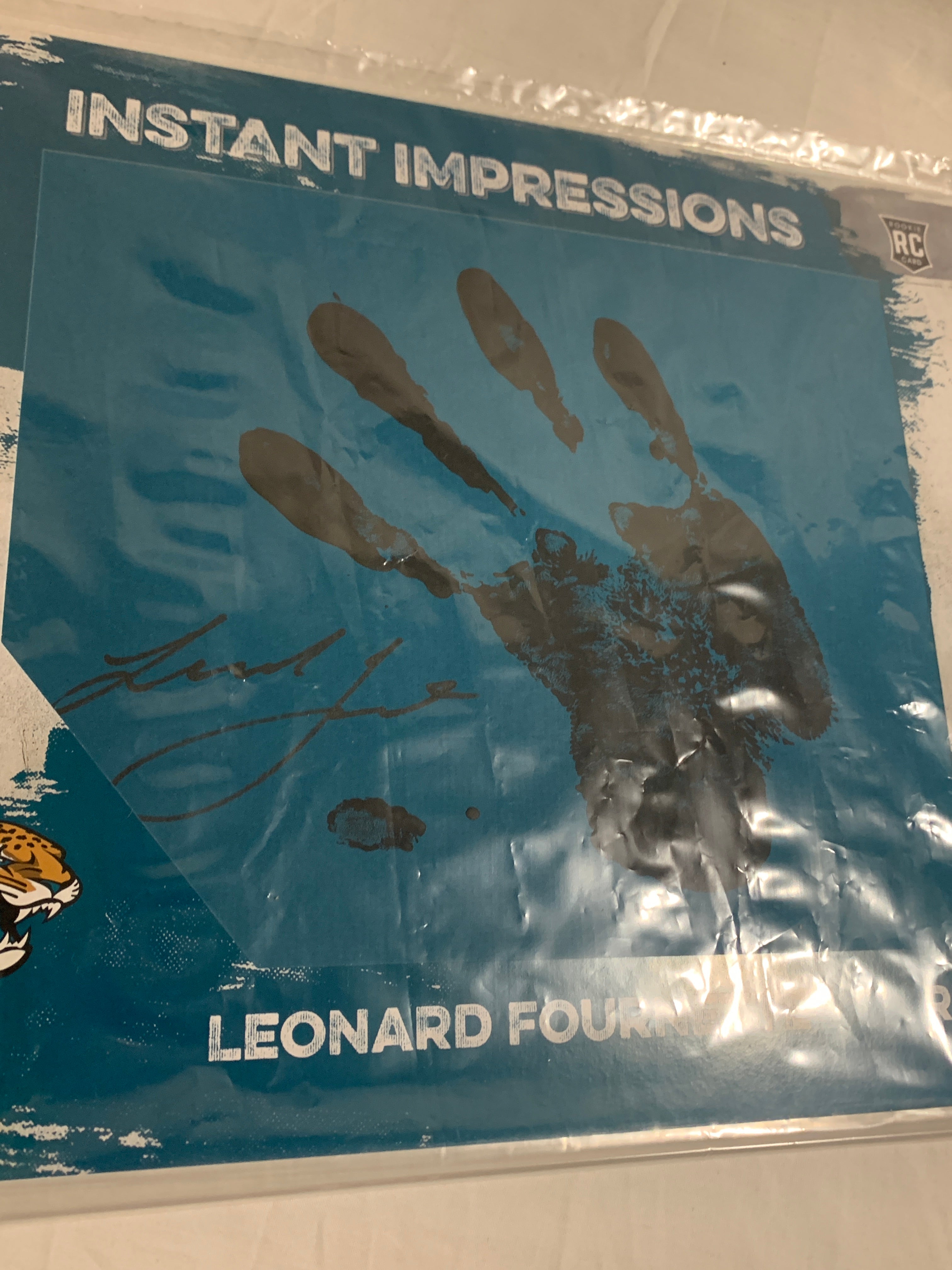 Leonard Fournette Autographed 6/10 Rookie Card - Panini Instant Impressions Super Bowl Champion Collectible - Perfect for NFL Memorabilia Collections & Sports Fan Gifts