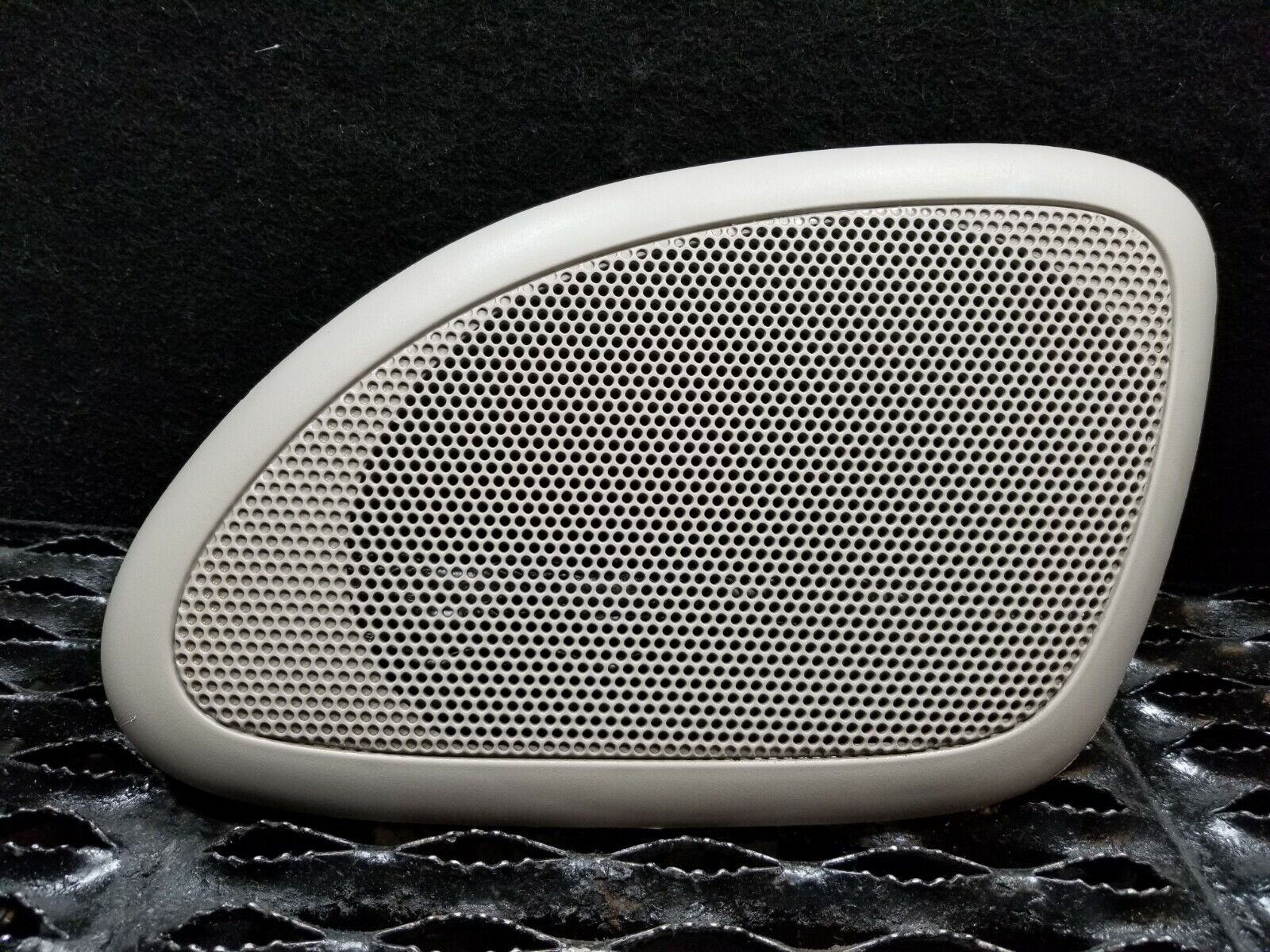 04-06 Chrysler Sebring Convertible Right Rear Passenger Speaker Grille Cover - OEM Replacement Part - Perfect for Audio System Upgrade & Car Interior Restoration