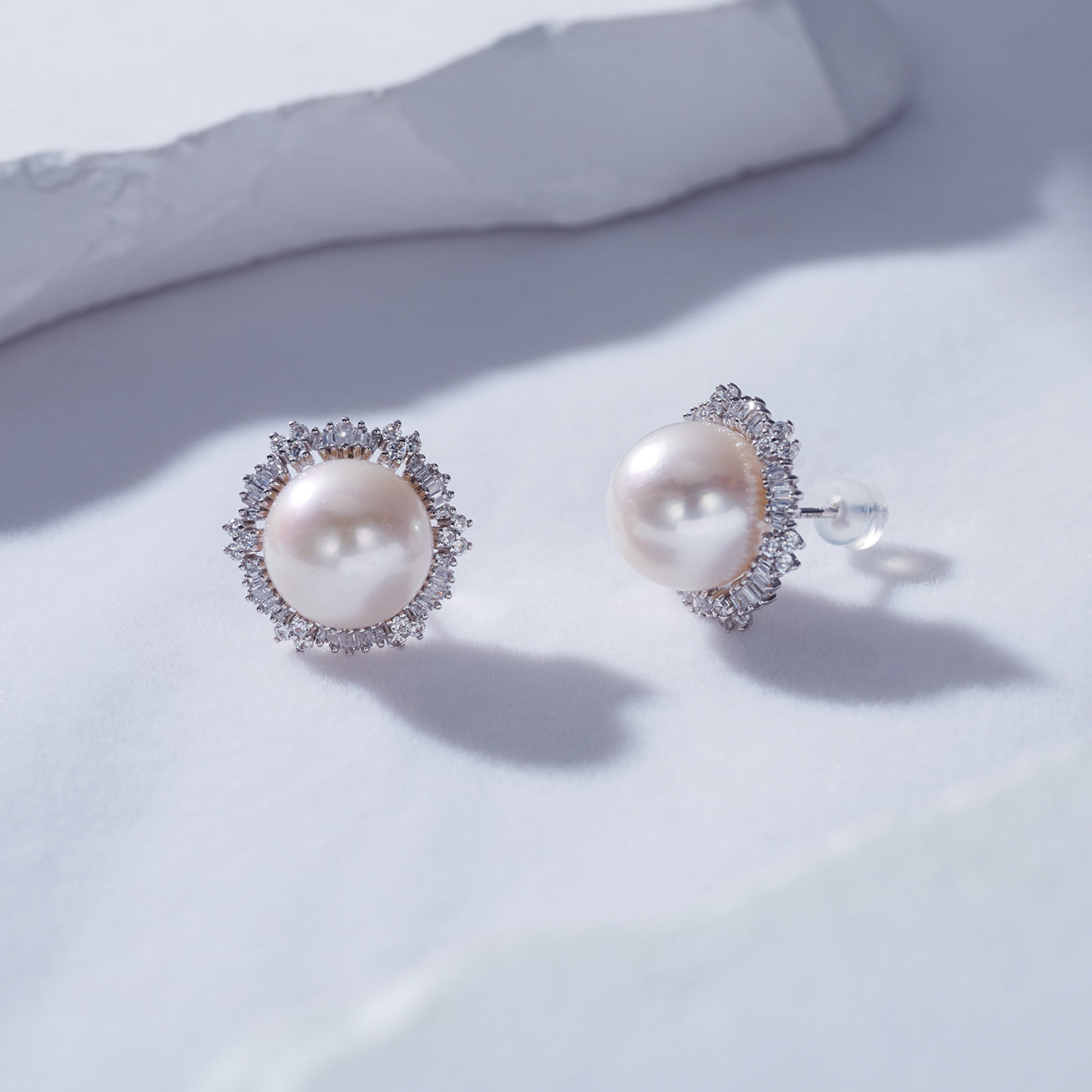 18K Solid Gold Edison Pearl Earrings for Women - Luxury Freshwater Pearl Stud Earrings - Perfect for Weddings, Parties & Special Occasions - KE00010