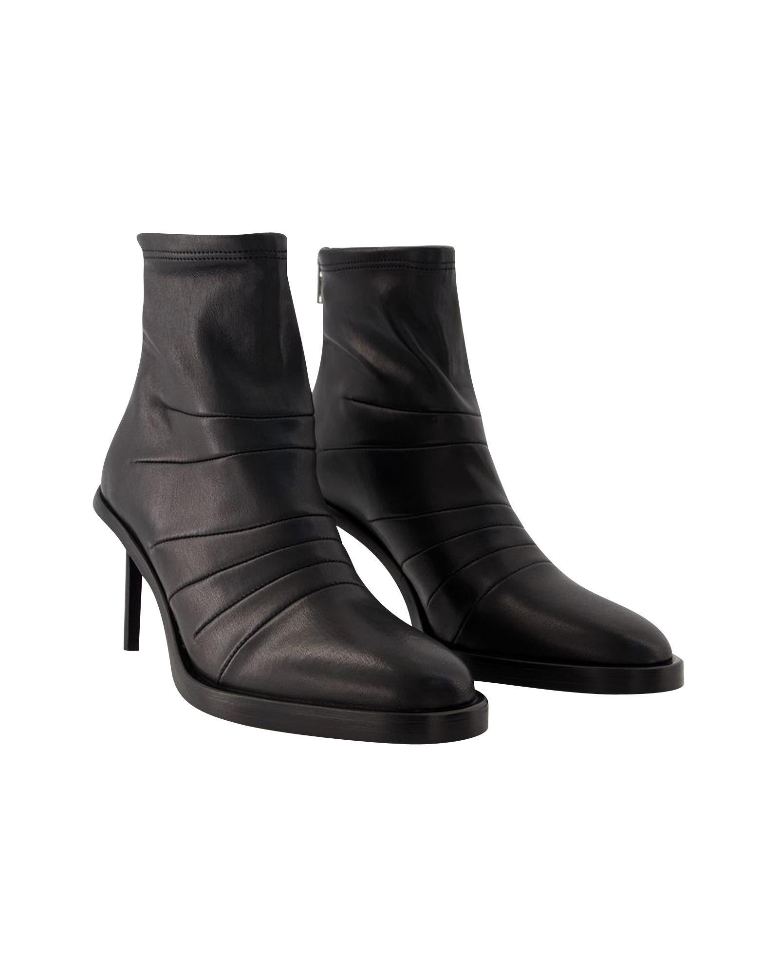 Stylish Black Leather Ankle Boots for Women - Comfortable & Fashionable Footwear for Fall, Winter & Everyday Wear