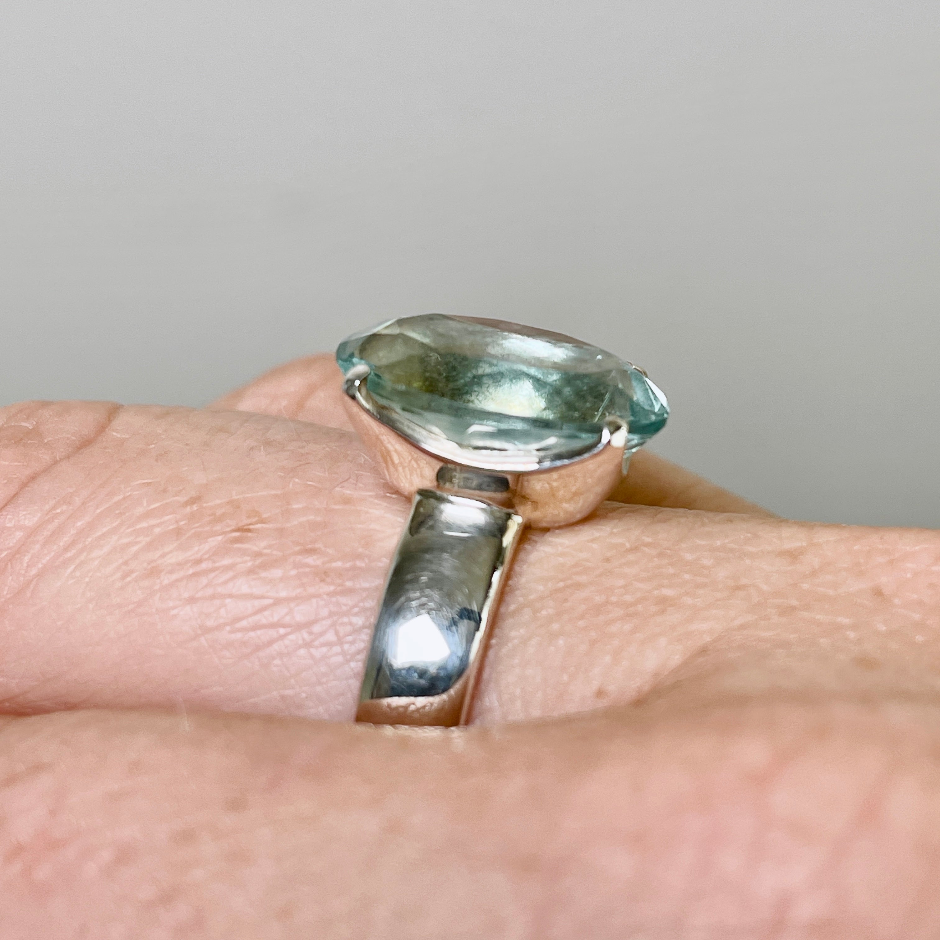 Fluorite Oval Faceted Ring - Size 9 - PRGJ303a - Elegant Gemstone Jewelry for Women, Perfect for Everyday Wear & Special Occasions