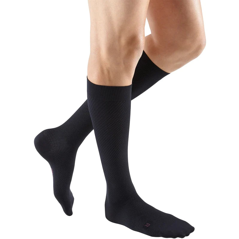 Mediven Men's Select 20-30 mmHg Compression Socks for Calf Support - Closed Toe Standard Fit - Ideal for Travel, Sports & Varicose Vein Relief
