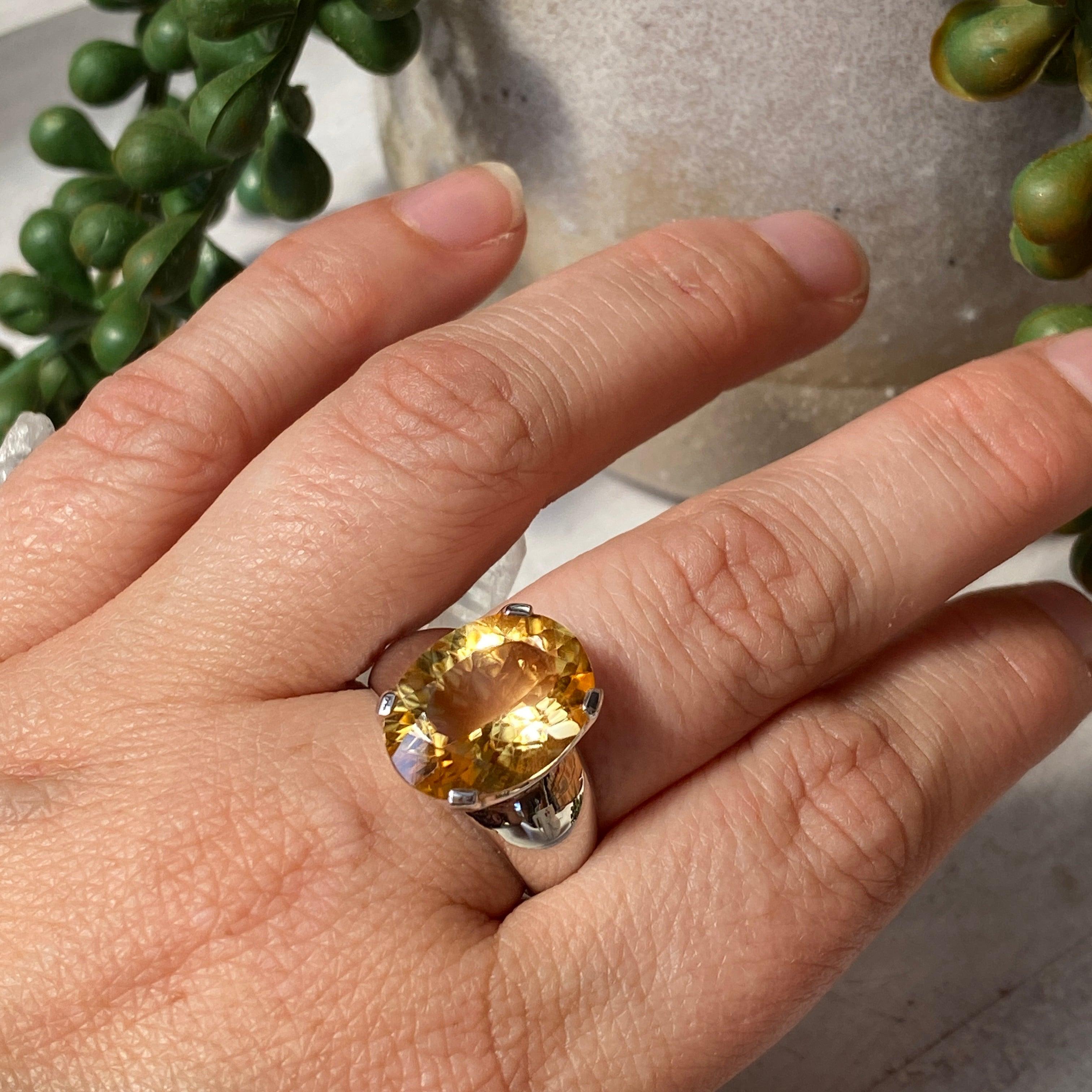 14K Gold Citrine Oval Cut Ring Size 8 - Elegant Gemstone Jewelry for Women - Perfect for Weddings, Anniversaries & Special Occasions