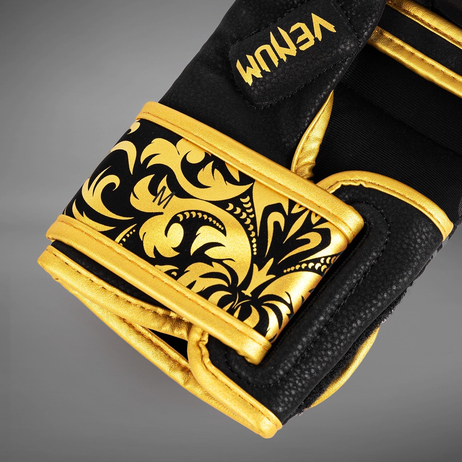 Venum x Topuria Unmatched Edition MMA Sparring Gloves - Black/Gold - Premium Training Gloves for MMA, Boxing & Muay Thai - Ideal for Fighters & Gym Enthusiasts